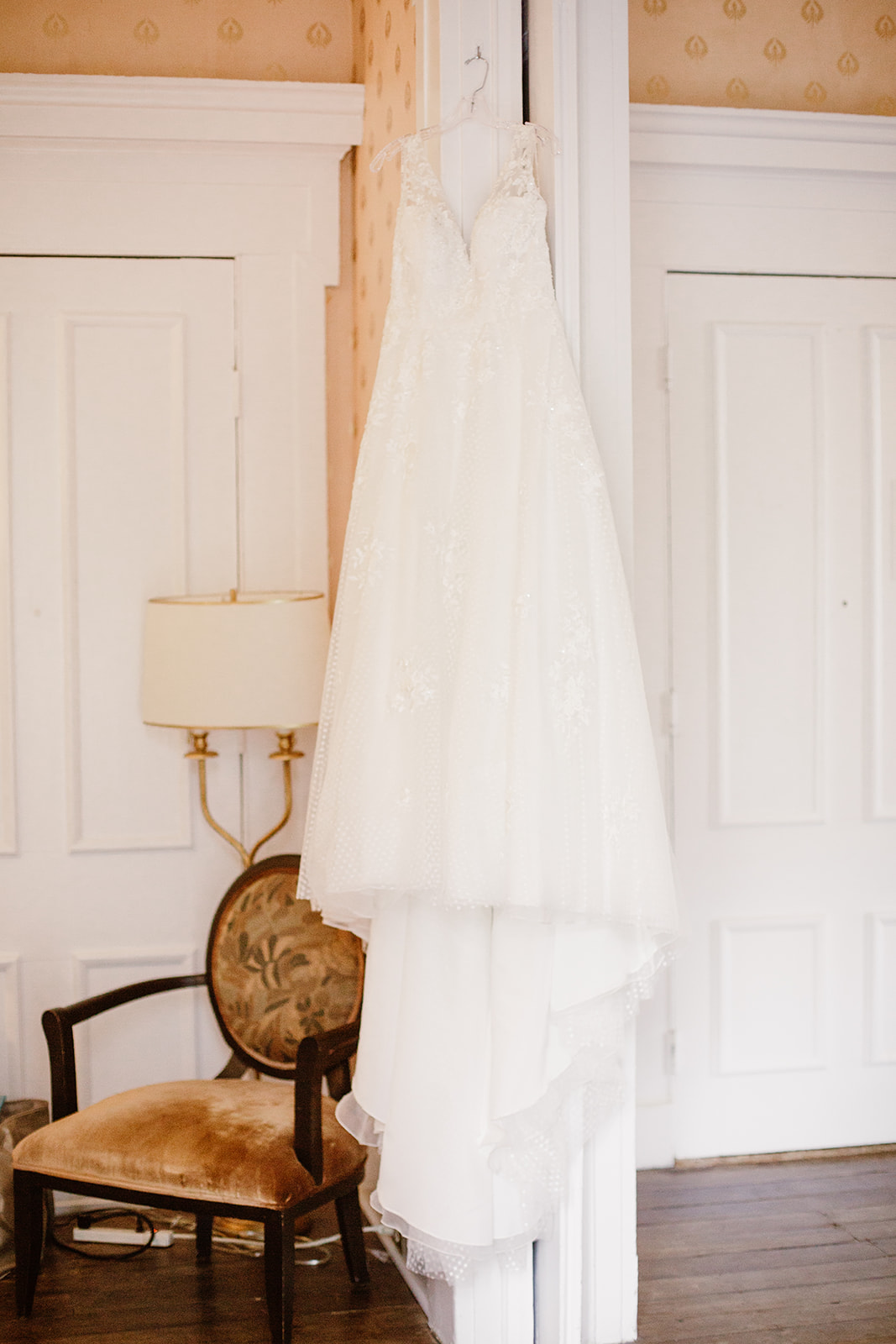 SarahMattozziPhotography-EmilyColin-LindenRowInnWedding-GettingReady-11.jpg