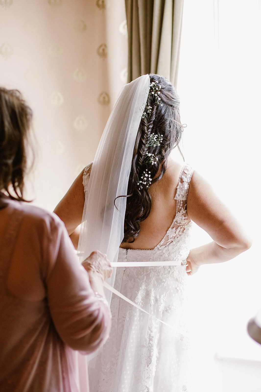 SarahMattozziPhotography-EmilyColin-LindenRowInnWedding-GettingReady-45.jpg