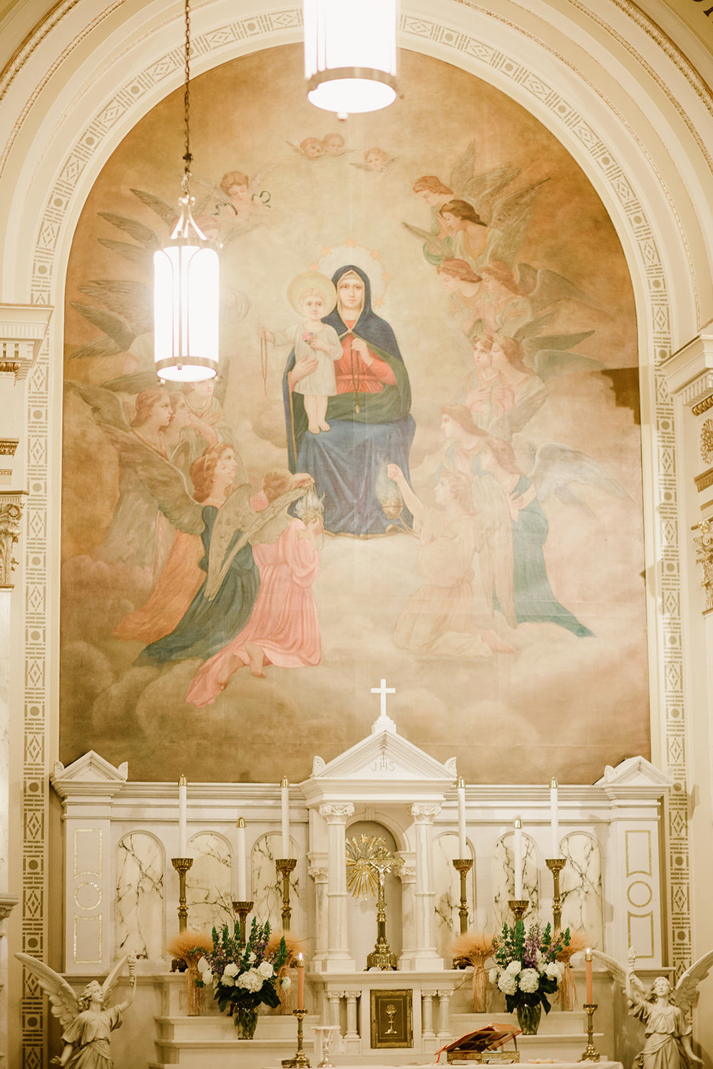  Wedding ceremony at Holy Rosary Church, Washington D.C. Irish wedding with green and gold accents. Sarah Mattozzi Photography. 