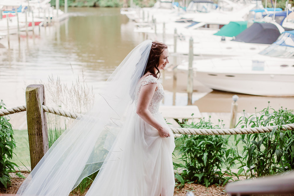 SarahMattozziPhotography-HarbourViewEvents-FirstLookPortraits-4.jpg