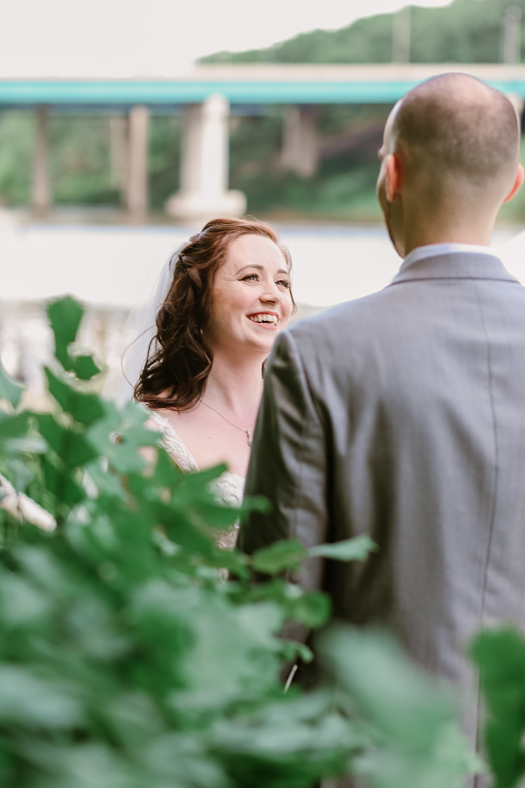 SarahMattozziPhotography-HarbourViewEvents-FirstLookPortraits-8.jpg