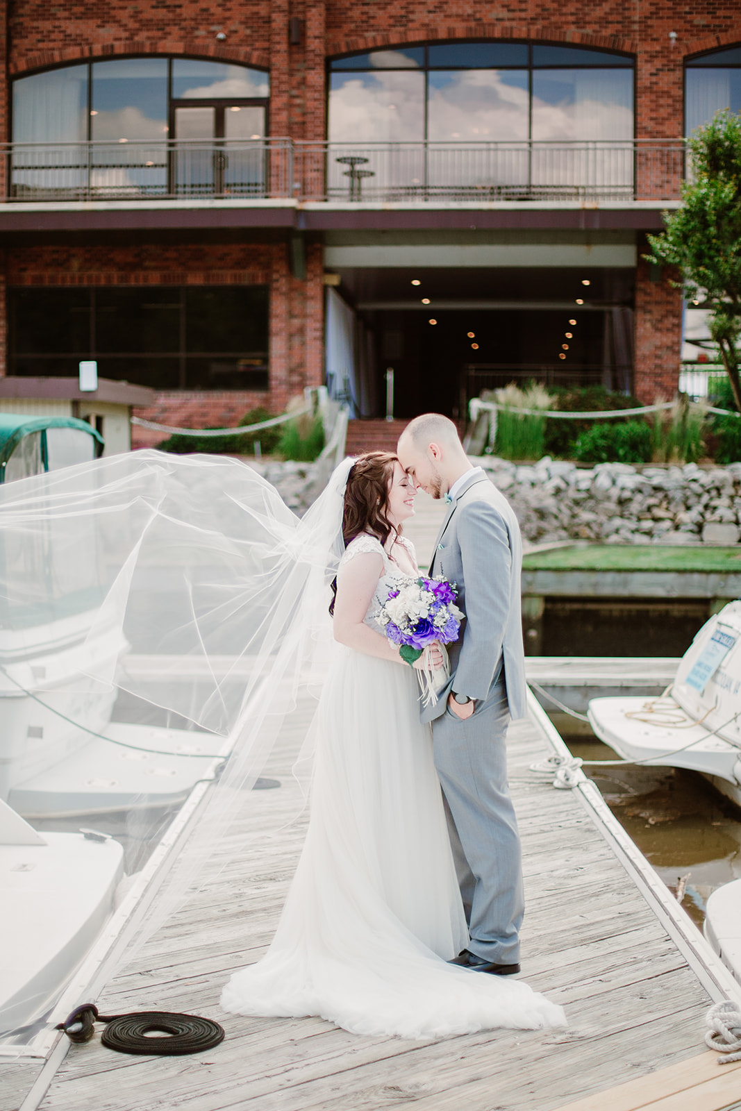 SarahMattozziPhotography-HarbourViewEvents-FirstLookPortraits-15.jpg