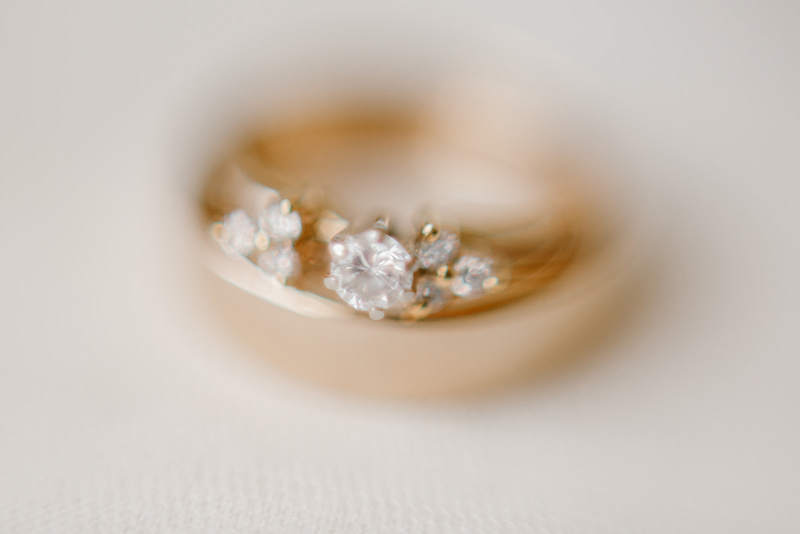 SarahMattozziPhotography-ClaireTim-GettingReady-35.jpg