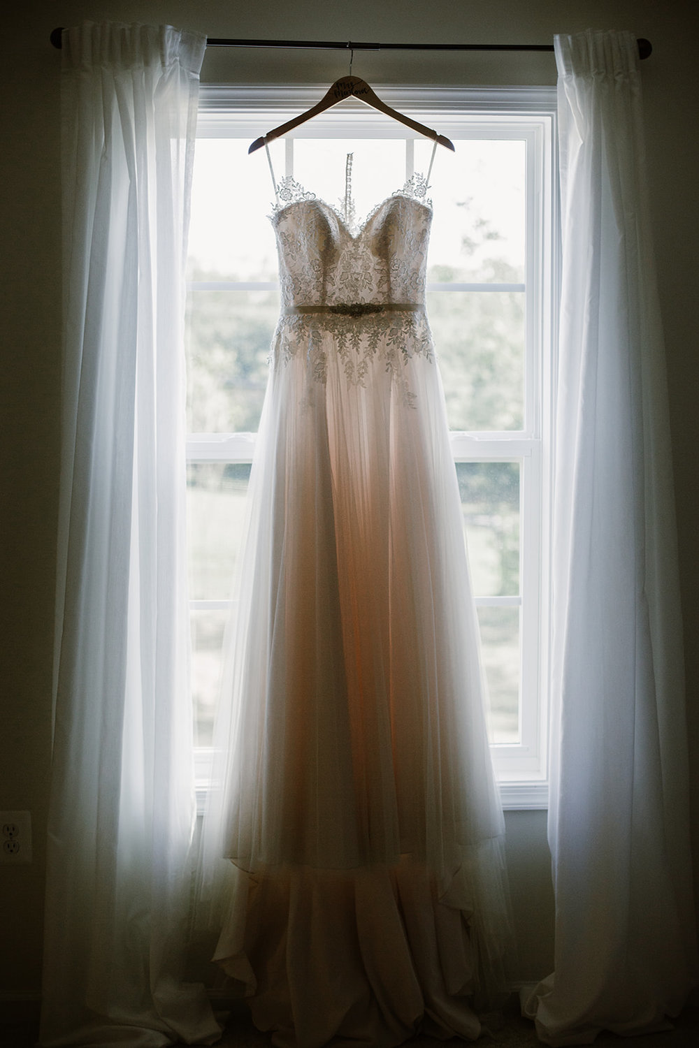  Wedding dress | Intimate Wedding | Fredericksburg, VA | Sarah Mattozzi Photography 
