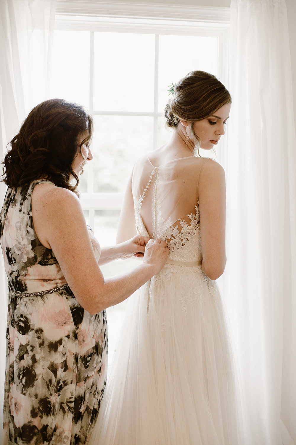  Buttoning up the wedding dress | Intimate Wedding | Fredericksburg, VA | Sarah Mattozzi Photography 