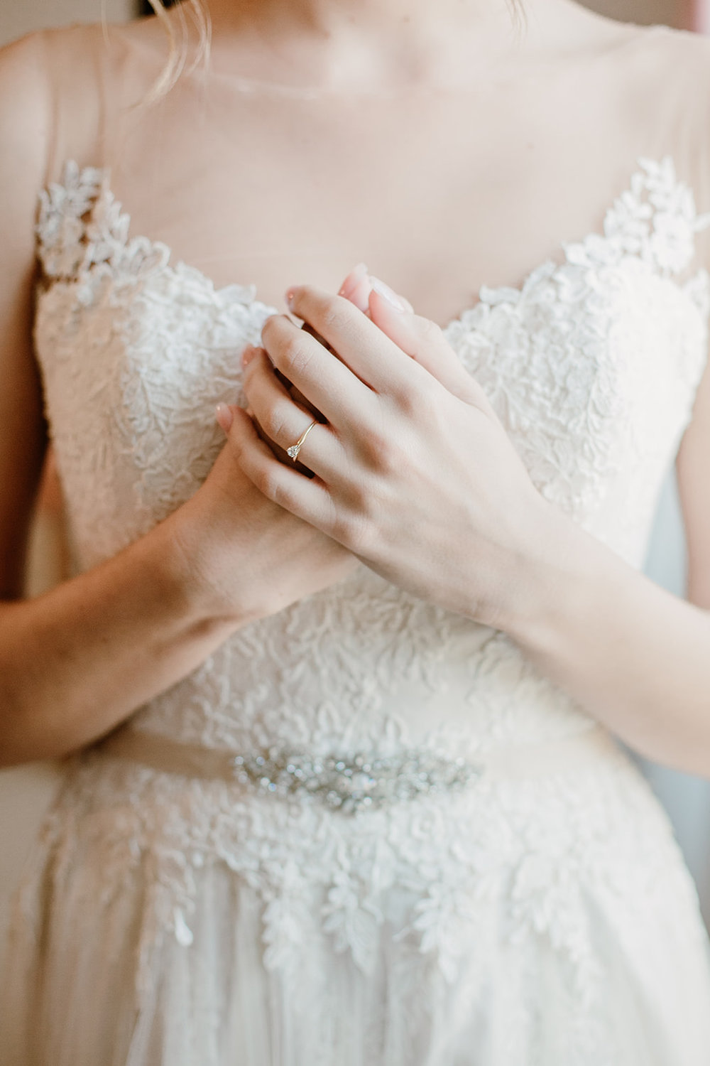  Brides hands | Intimate Wedding | Fredericksburg, VA | Sarah Mattozzi Photography 