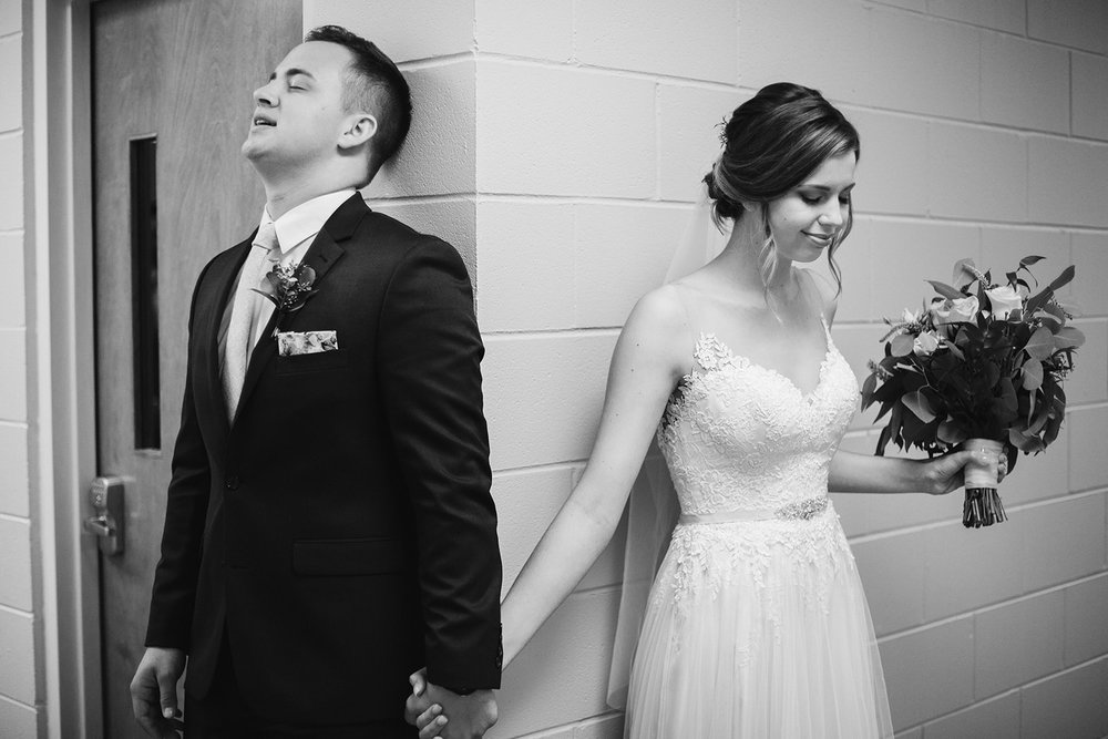  Praying first look | Intimate Wedding | Fredericksburg, VA | Sarah Mattozzi Photography 