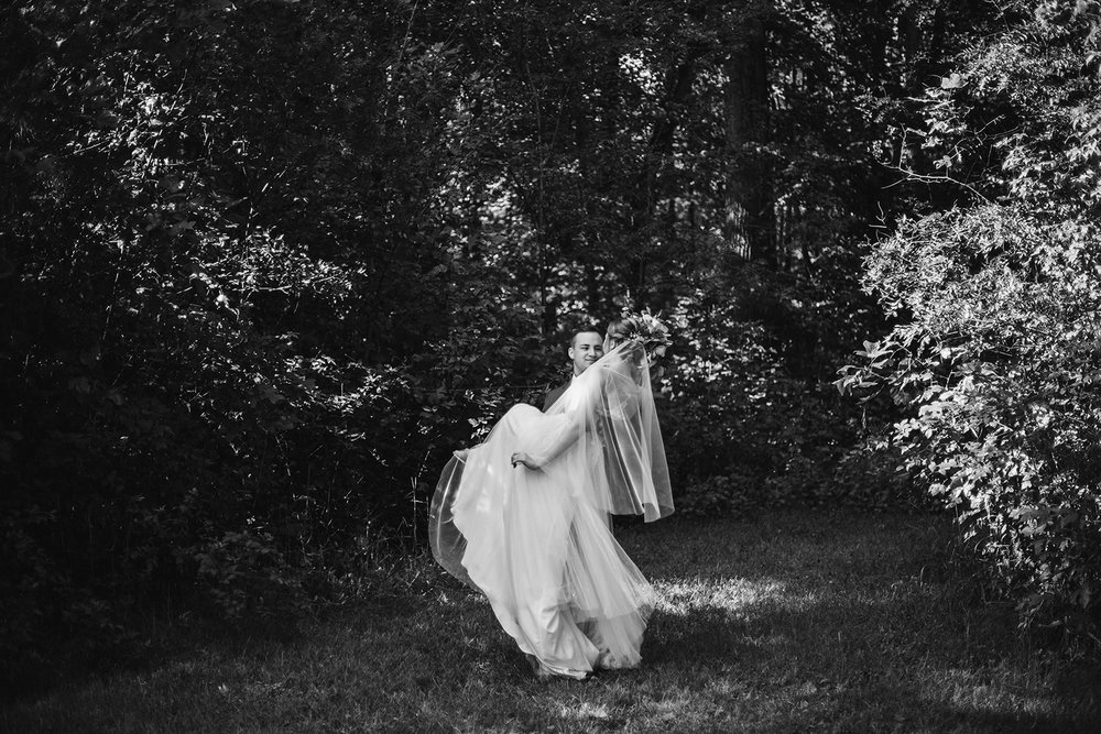 Bride and groom portraits in the woods | Intimate Wedding | Fredericksburg, VA | Sarah Mattozzi Photography 