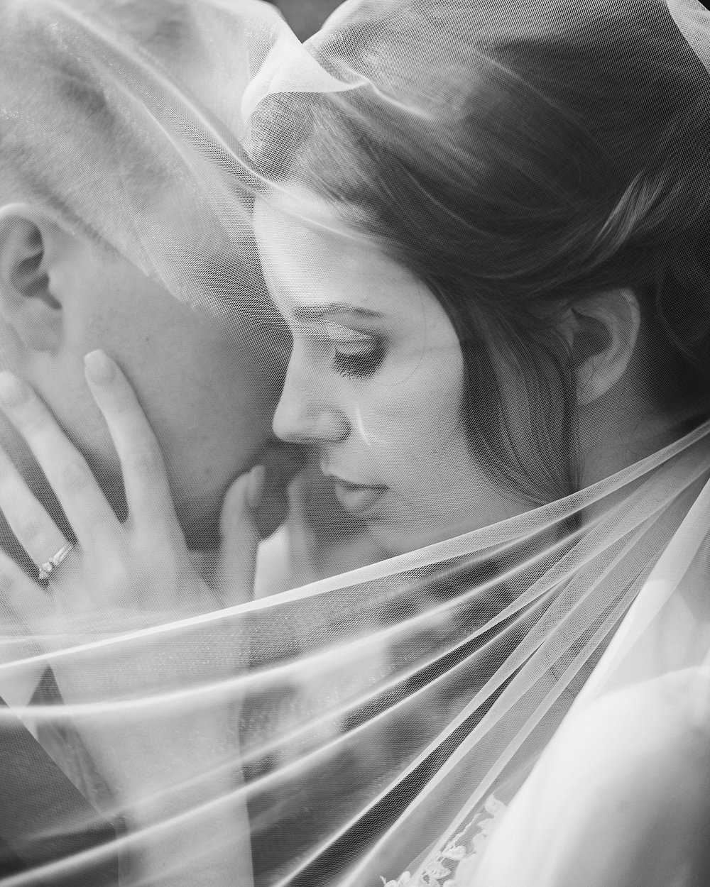  Bride and groom veil shot | Intimate Wedding | Fredericksburg, VA | Sarah Mattozzi Photography 