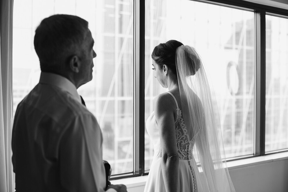  Wedding party getting ready at Delta Hotels by Marriott Richmond Downtown. 