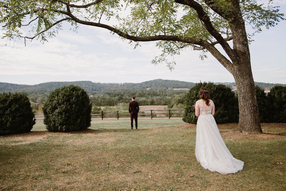 WolftrapFarm-Gordonsville-Wedding-FirstLook-SarahMattozziPhotography-3.jpg