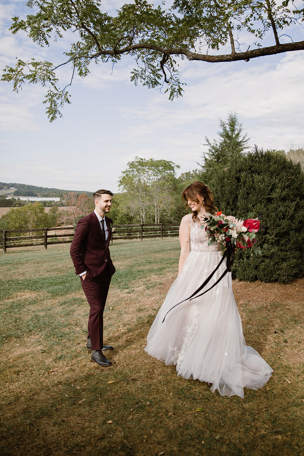 WolftrapFarm-Gordonsville-Wedding-FirstLook-SarahMattozziPhotography-4.jpg