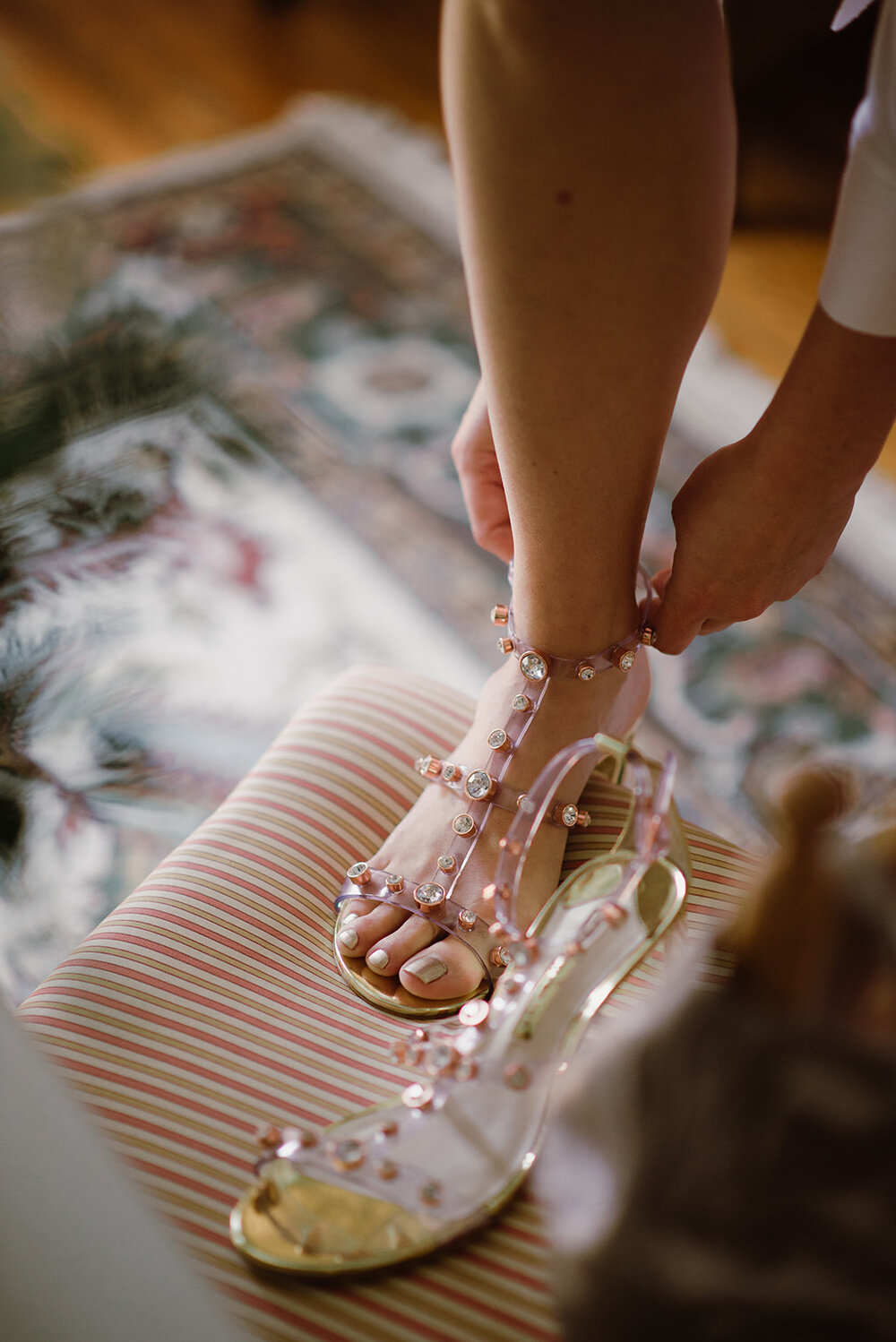 TheFan-GettingReady-RichmondVA-Wedding-SarahMattozziPhotography-10.jpg