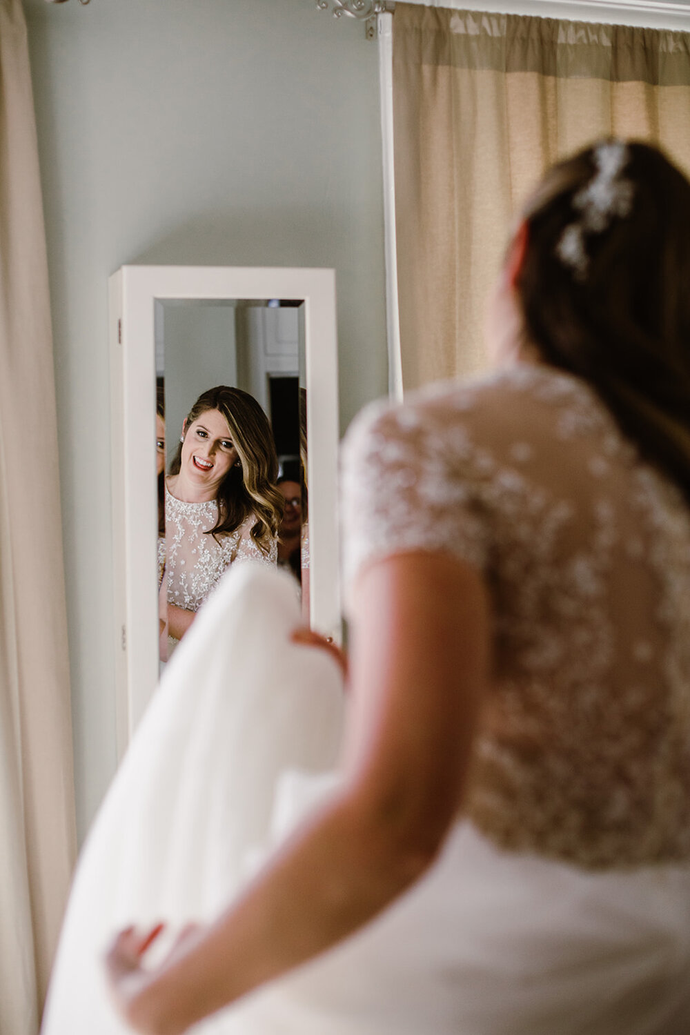 TheFan-GettingReady-RichmondVA-Wedding-SarahMattozziPhotography-14.jpg