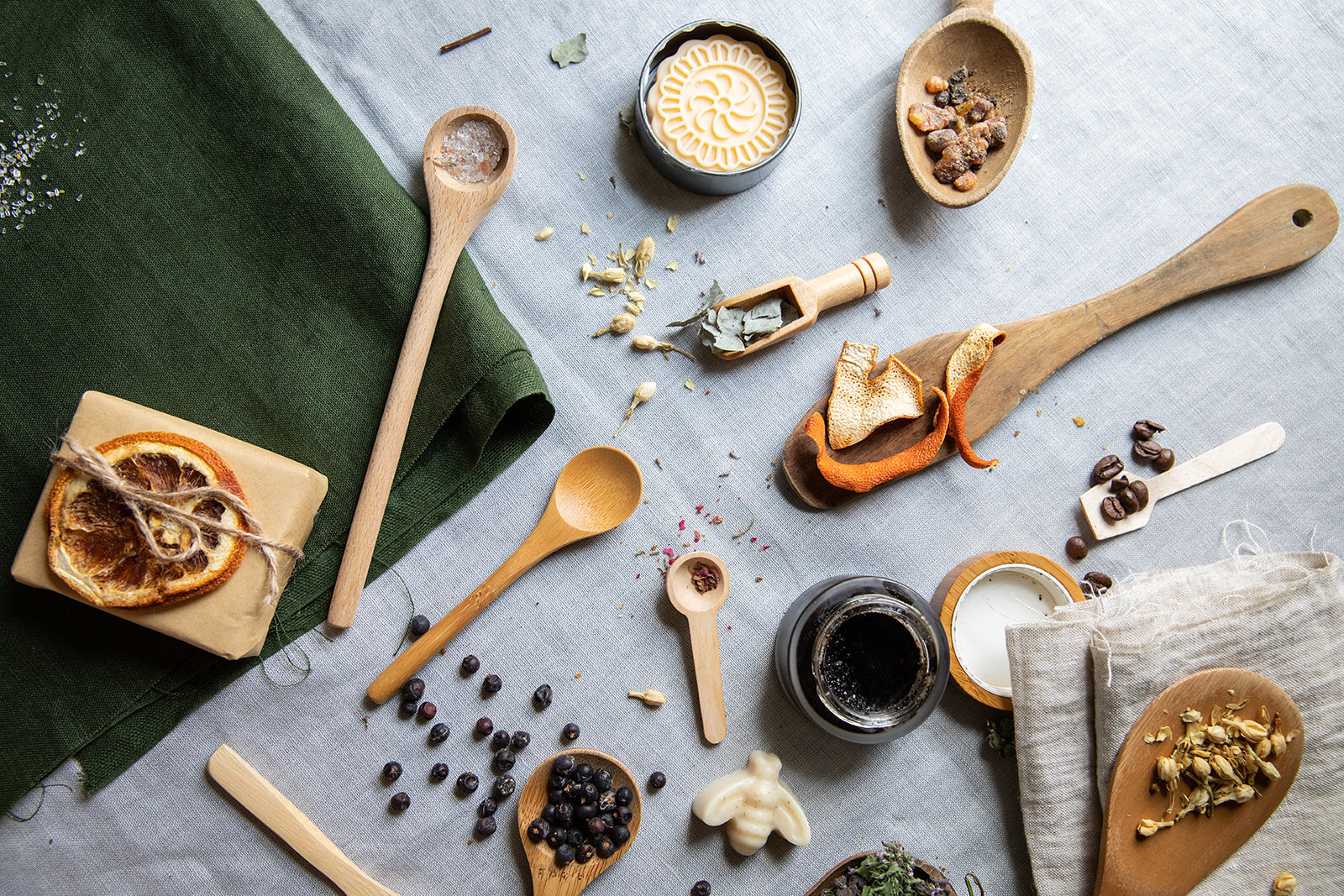  Natural soap and wooden spoons | Be Mindful Skincare | Sarah Mattozzi Photography 