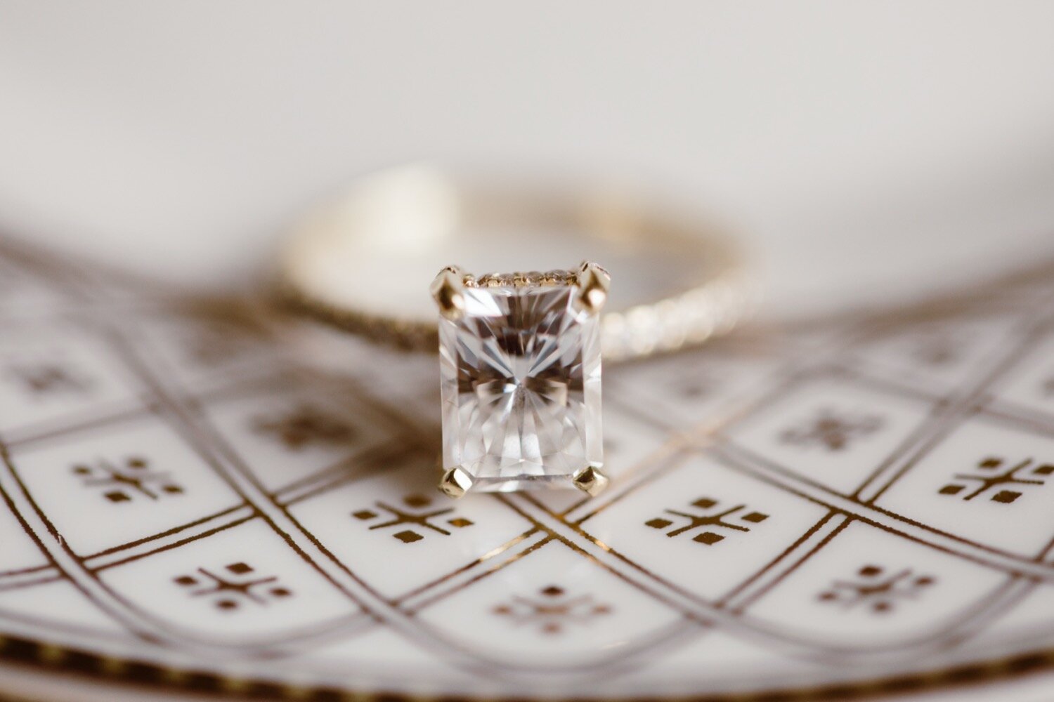  Diamond ring | Sarah Mattozzi Photography | Black tie wedding at The Historic Cavalier Hotel, Virginia Beach | Tropical, elegant wedding inspiration, black tux groom, glam bride, greenery bouquets, sentimental, classic, minimalist wedding. 