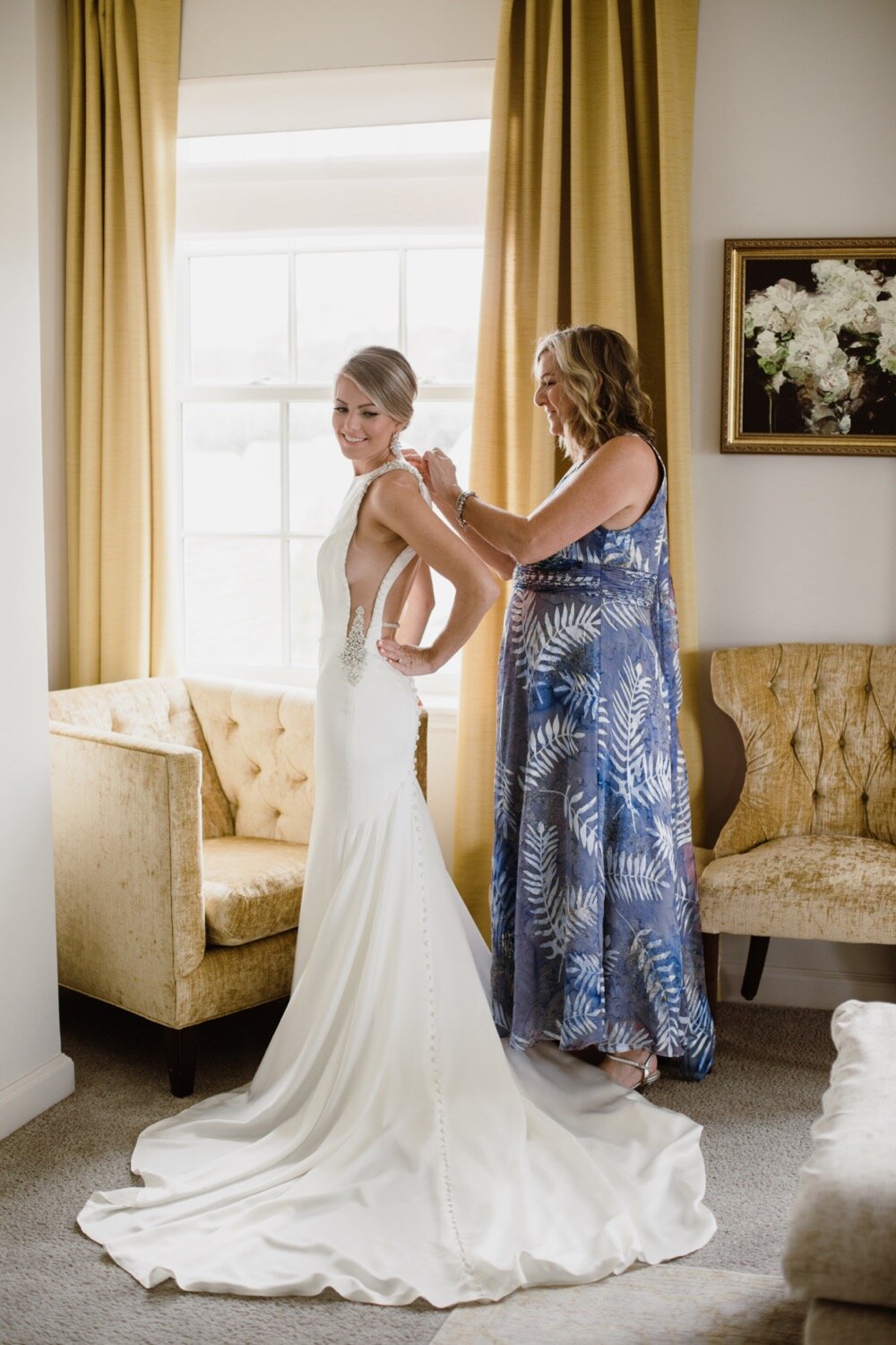  Elegant bridal portrait | Sarah Mattozzi Photography | Black tie wedding at The Historic Cavalier Hotel, Virginia Beach | Tropical, elegant wedding inspiration, black tux groom, glam bride, greenery bouquets, sentimental, classic, minimalist wedding