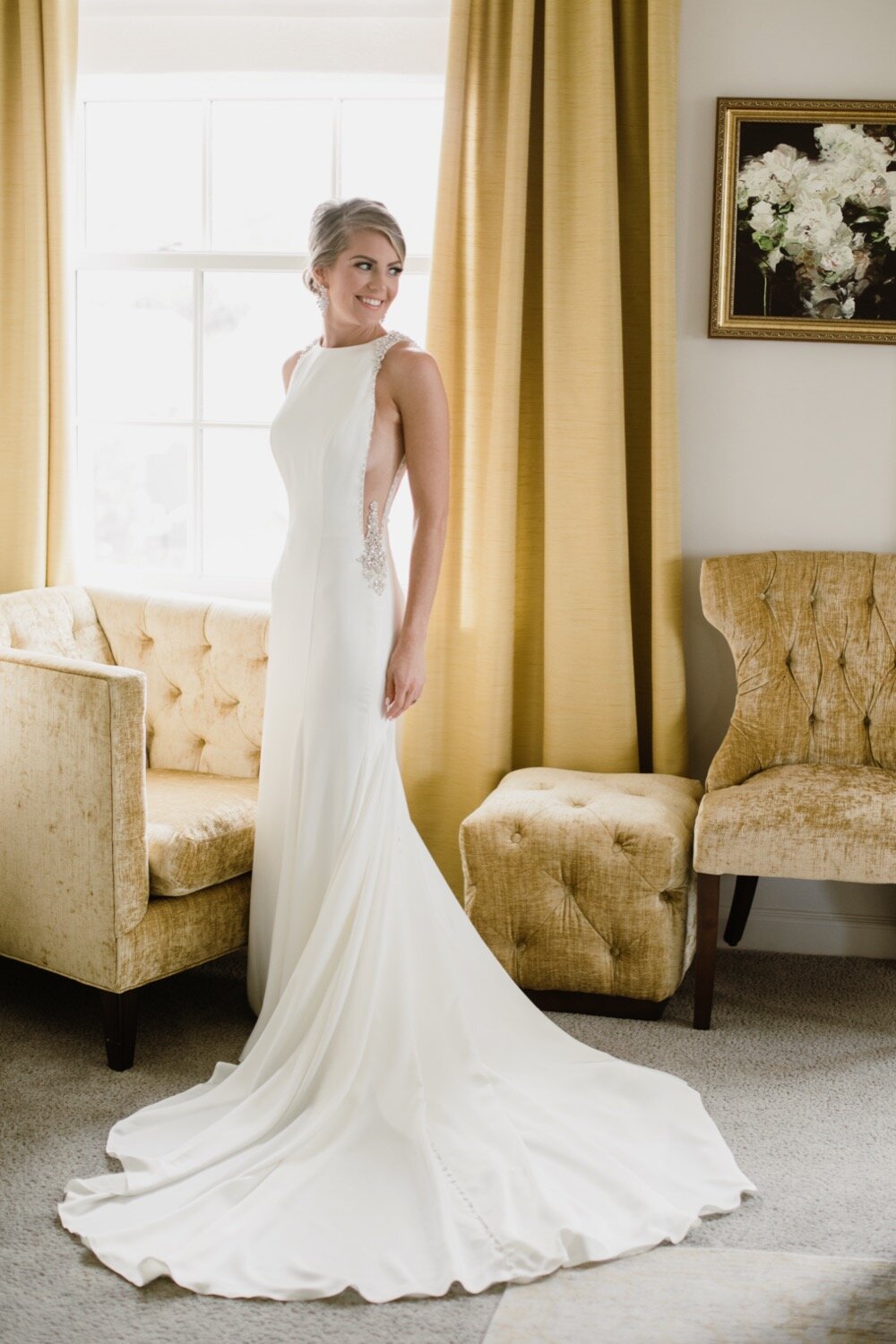  Elegant bridal portrait | Sarah Mattozzi Photography | Black tie wedding at The Historic Cavalier Hotel, Virginia Beach | Tropical, elegant wedding inspiration, black tux groom, glam bride, greenery bouquets, sentimental, classic, minimalist wedding