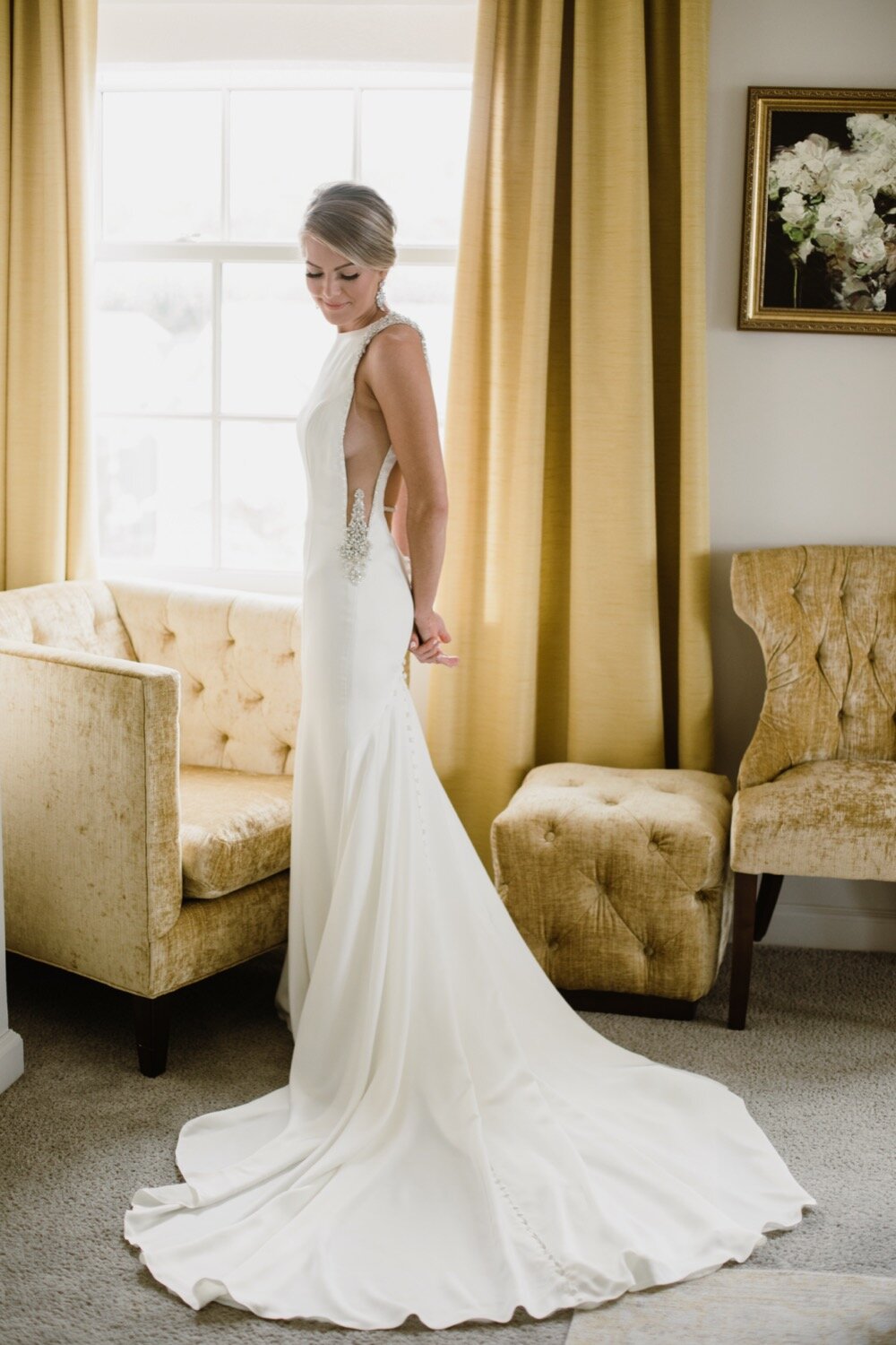  Elegant bridal portrait | Sarah Mattozzi Photography | Black tie wedding at The Historic Cavalier Hotel, Virginia Beach | Tropical, elegant wedding inspiration, black tux groom, glam bride, greenery bouquets, sentimental, classic, minimalist wedding