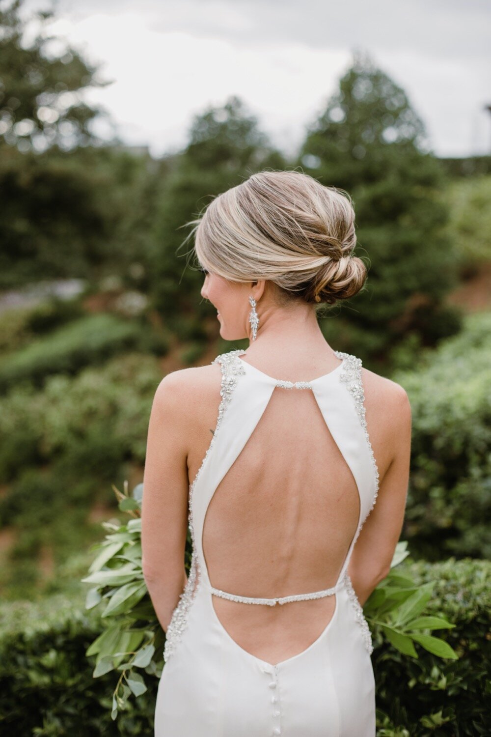  Bridal party wedding portraits | Sarah Mattozzi Photography | Black tie wedding at The Historic Cavalier Hotel, Virginia Beach | Tropical, elegant wedding inspiration, black tux groom, glam bride, greenery bouquets, sentimental, classic, minimalist 