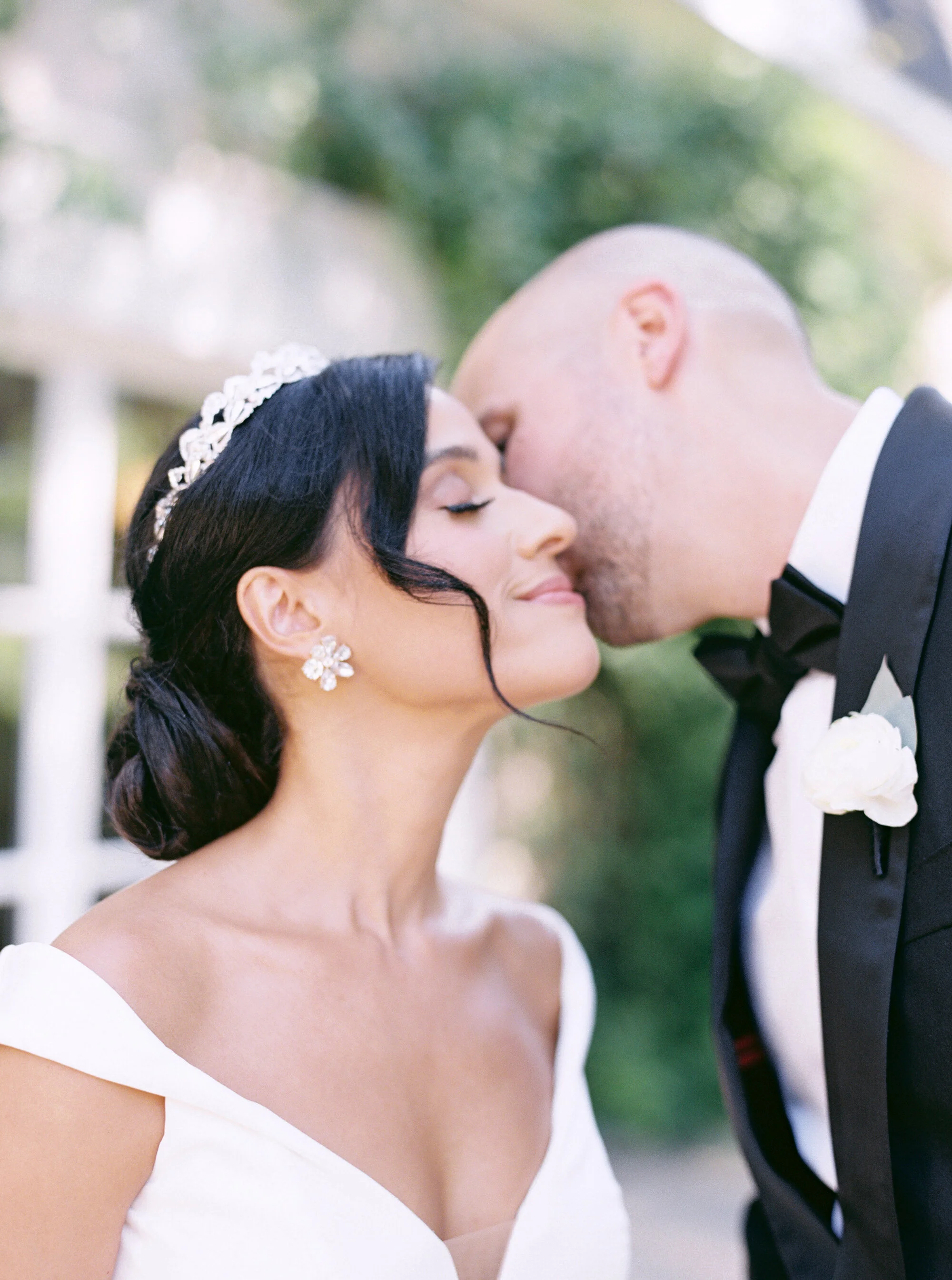 langdon-hall-kurtz-best-toronto-wedding-photographer-soft-airy-jaime-ken-previews-1-4.jpg