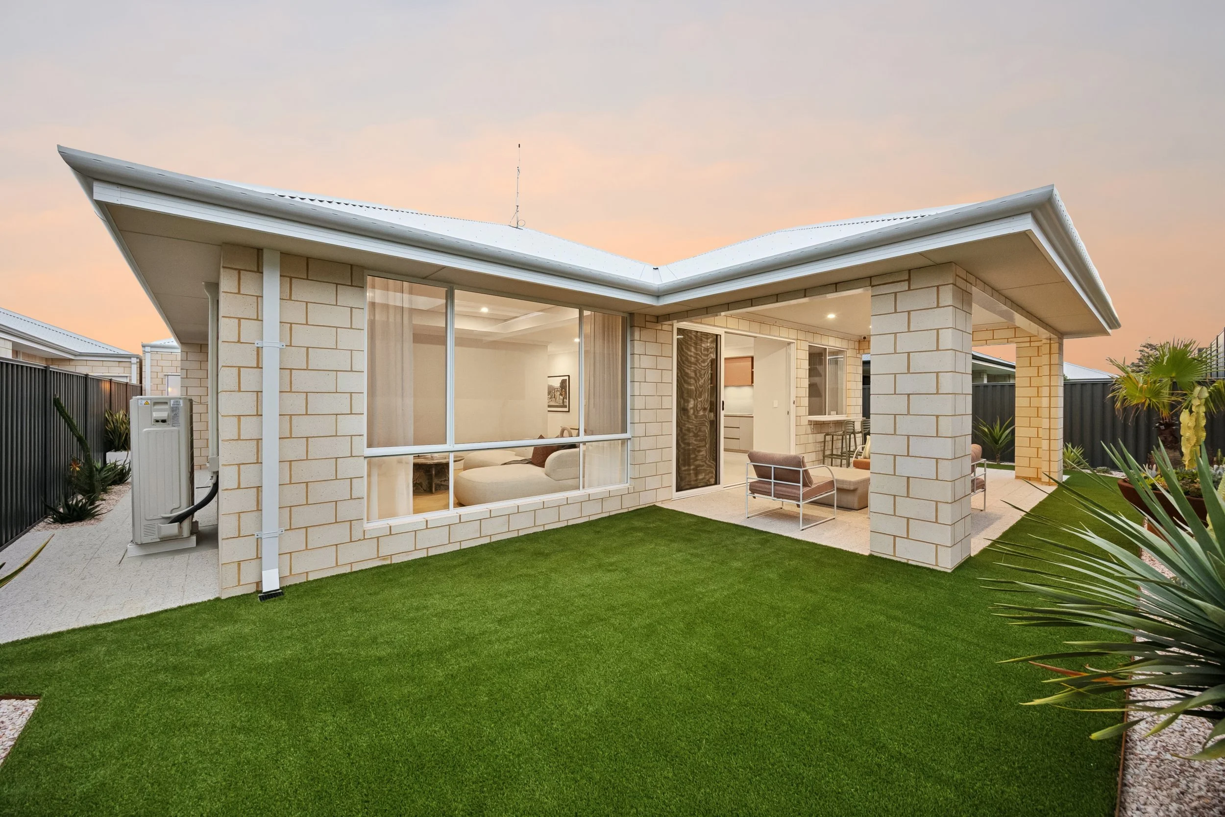 31 Maspalomas Dr, Madora Bay 36.jpg