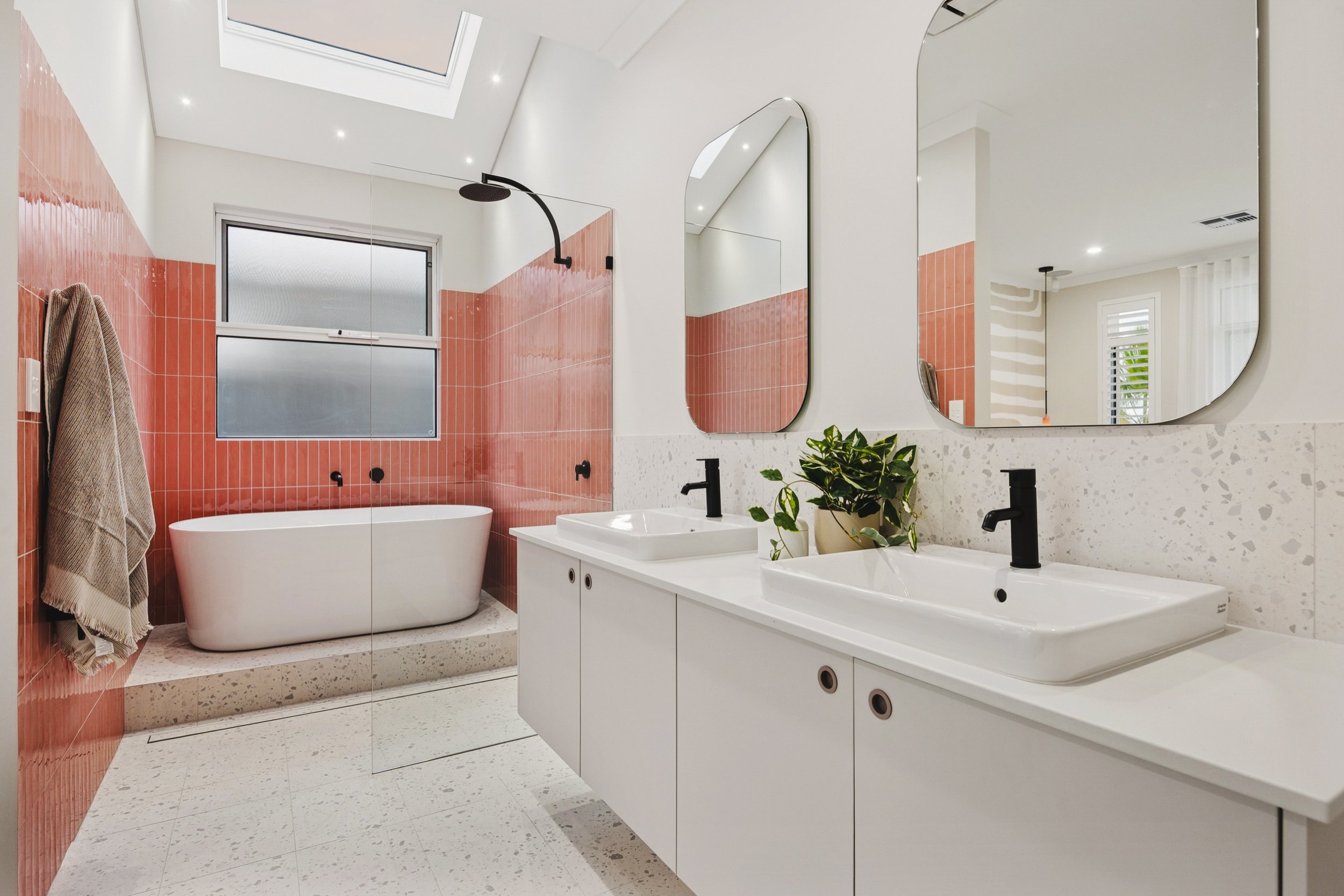 31 Maspalomas Dr, Madora Bay 6.jpg