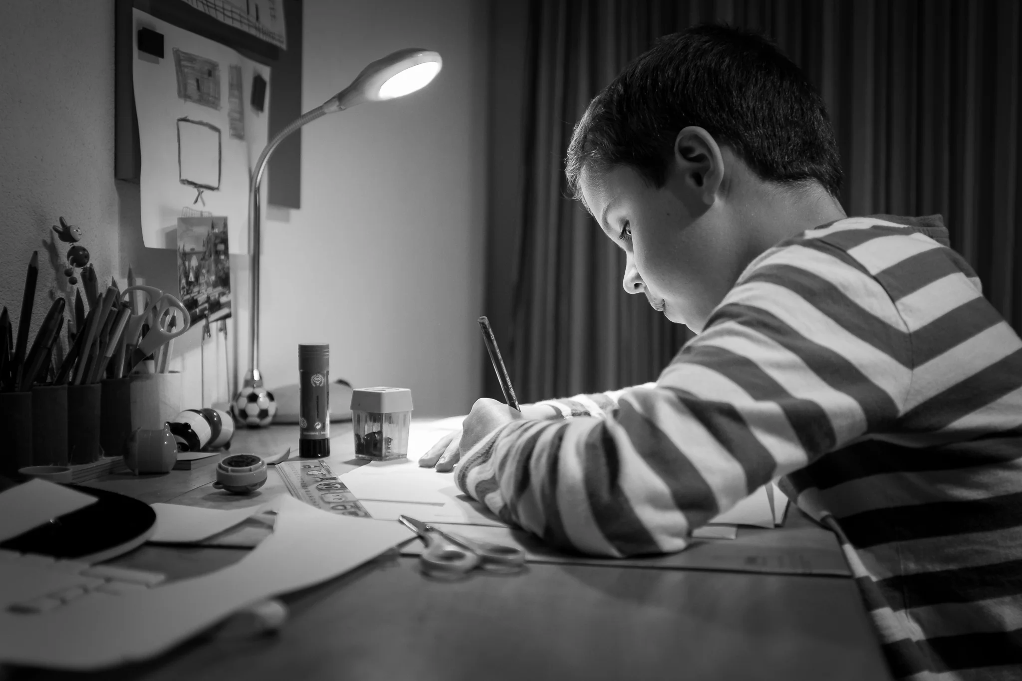 20150106_Lorin beim Zeichnen.jpg