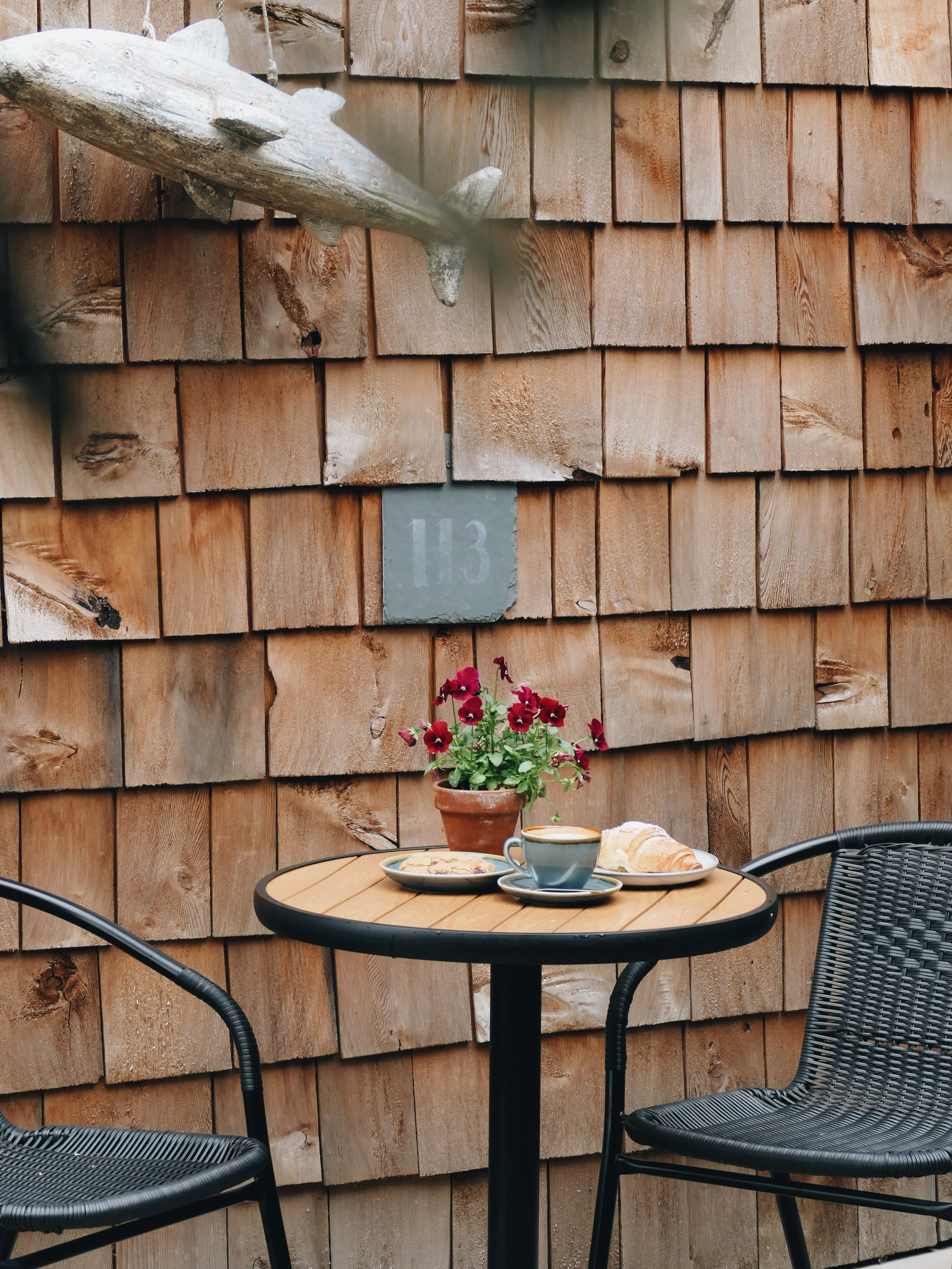 Saturday alfresco vibes, open from 8am for coffee, pastries and breakfast 👍✌️