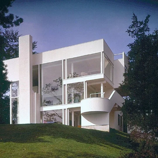 Smith House in Los Angeles - I'd happily live there. 
