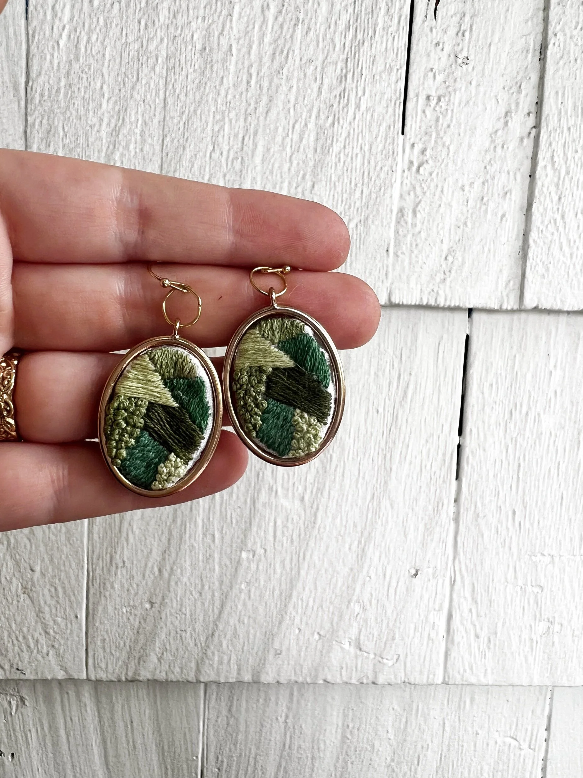 EA715BF9-B108-4BE2-9BF8-593CBC743EDB