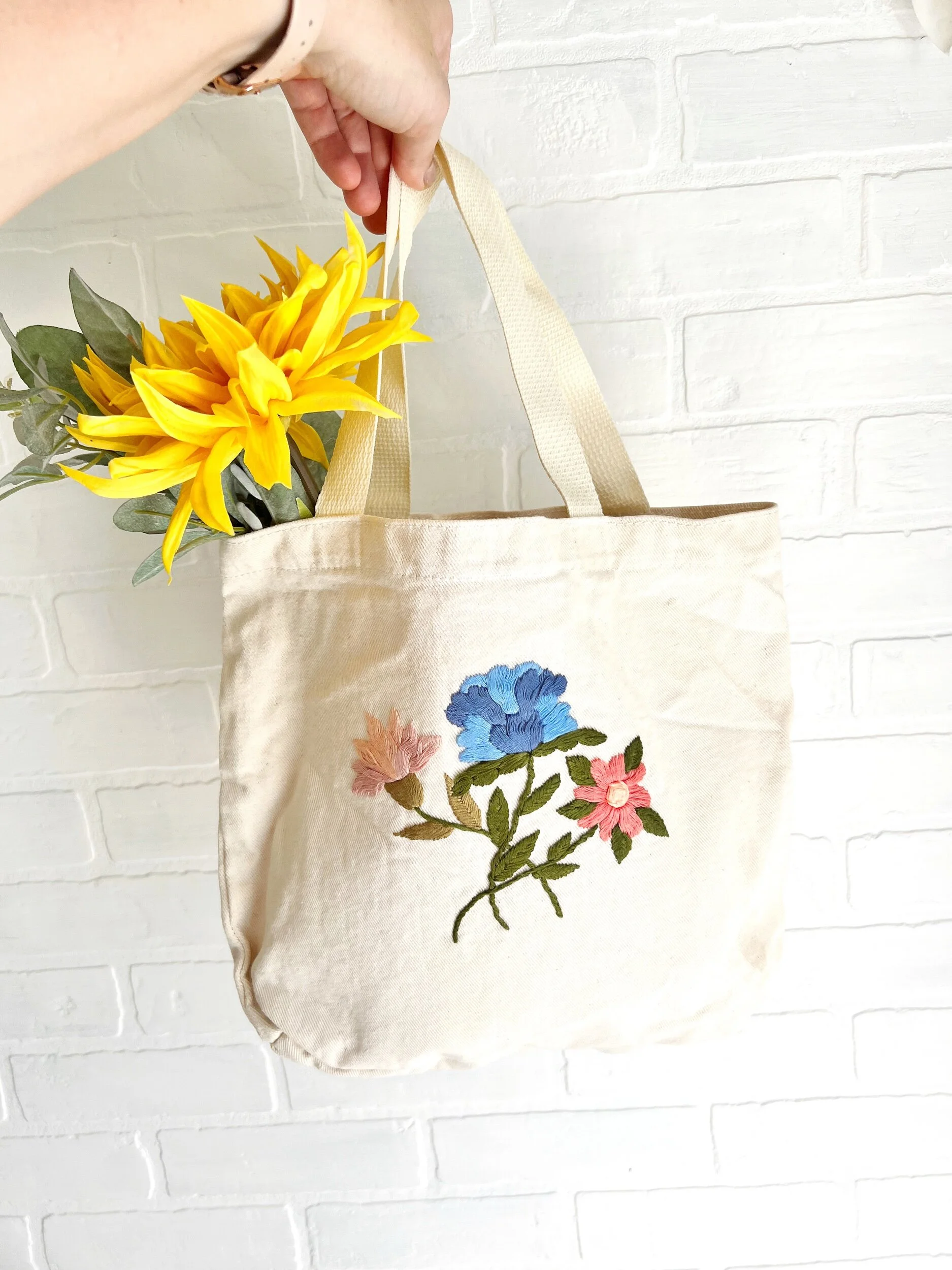 5F05E02B-F56E-4F9A-A76E-857CAB0E253C