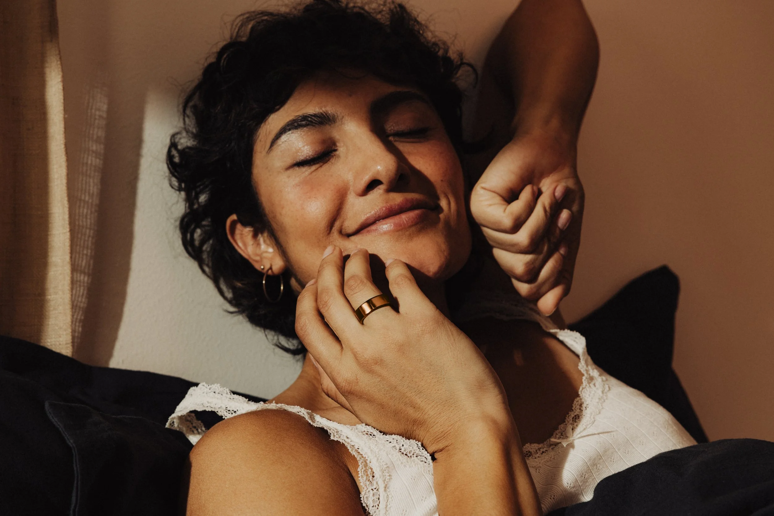 CY24_Retail_Bed_1828_RINGFIX02_Gold_RoseGold_v06 copy.jpg