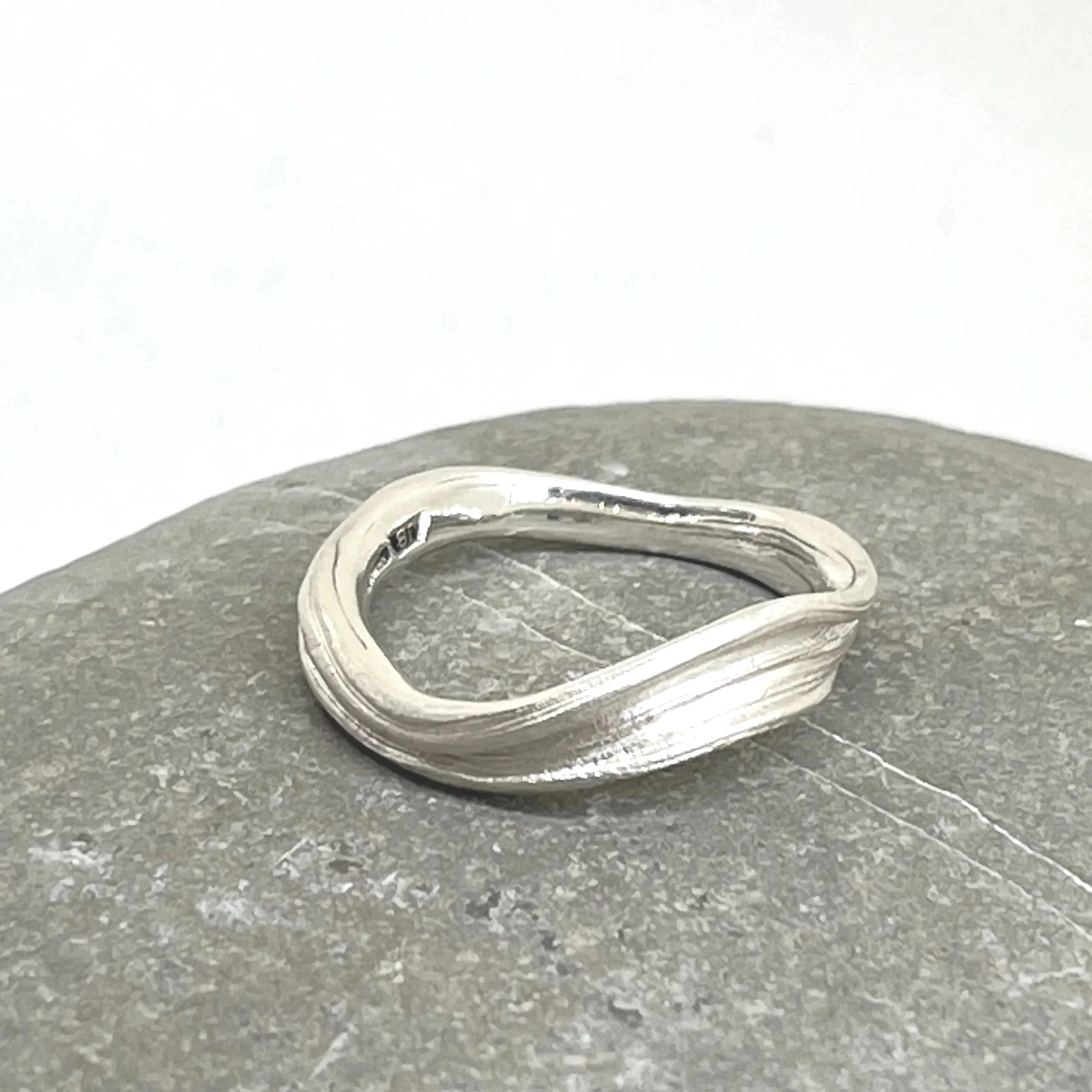 Silver Mitsuro Hikime Wave Ring
