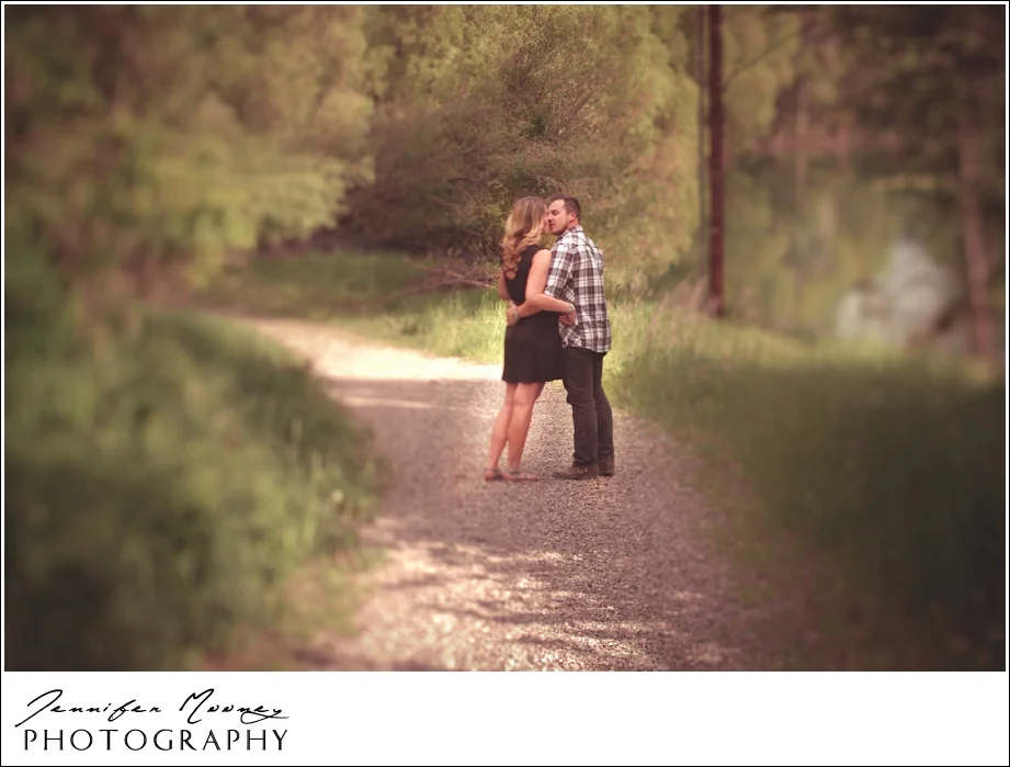 Jennifer_Mooney_Photography_flathead_engagment_session_romantic_familyJennifer_Mooney_Photo_engagement_schmidt_069.jpg