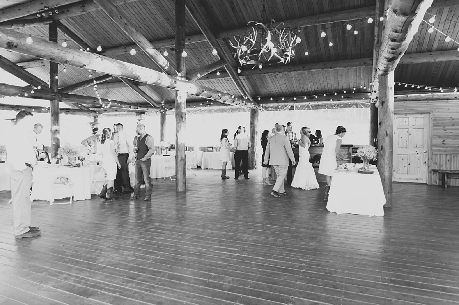 Jennifer_Mooney_photo_glacier_outdoor_center_wedding_montana_fall_elegant_rustic_romantic-110.jpg
