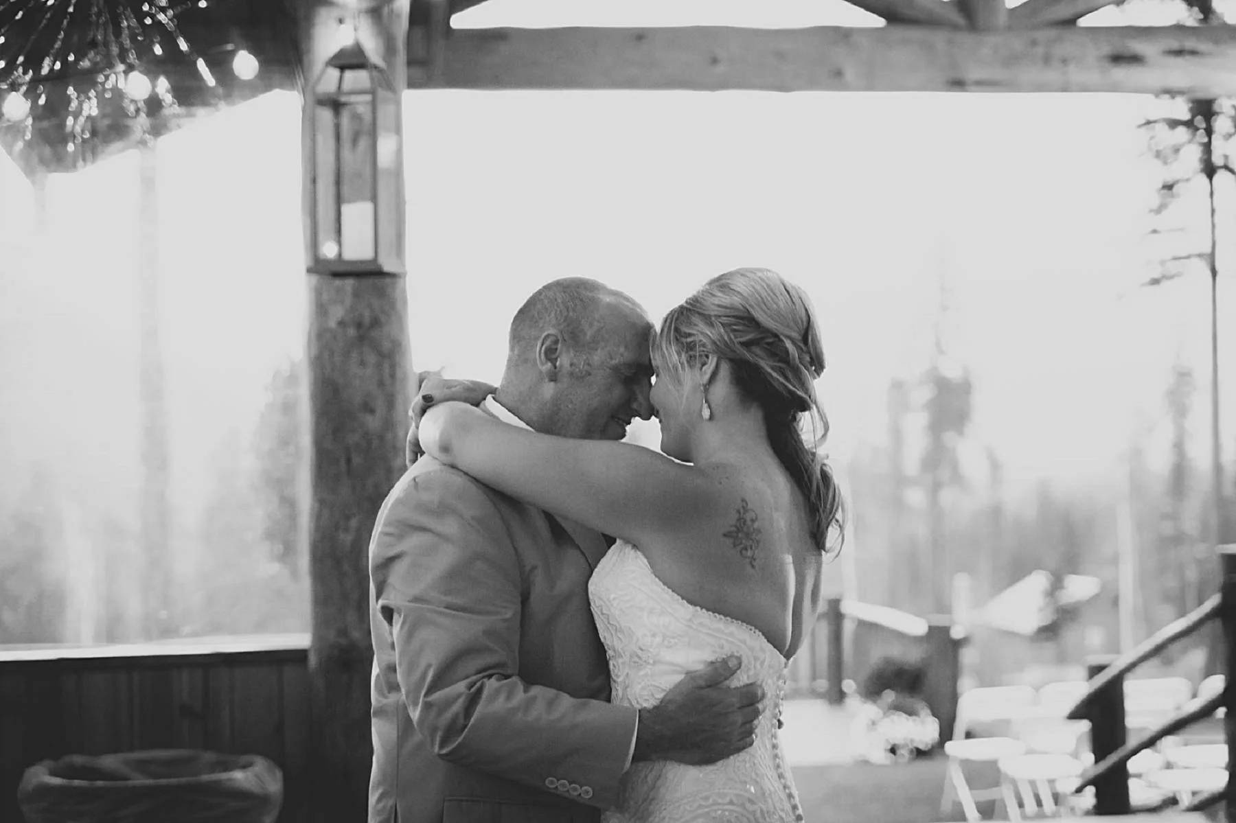 Jennifer_Mooney_photo_glacier_outdoor_center_wedding_montana_fall_elegant_rustic_romantic-116.jpg