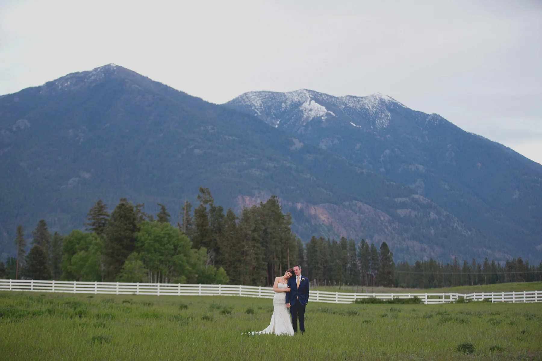 Jennifer_Mooney_Photo_Maggie_Ryan_Glacier_Mountain_Lodge_Spring_Wedding_Intimate_Elegance_Montana_00135.jpg