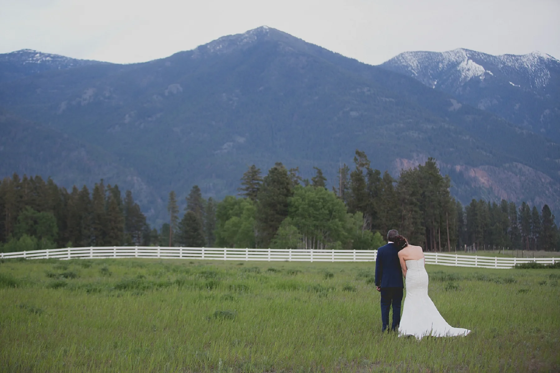 Jennifer_Mooney_Photo_Maggie_Ryan_Glacier_Mountain_Lodge_Spring_Wedding_Intimate_Elegance_Montana_00149.jpg