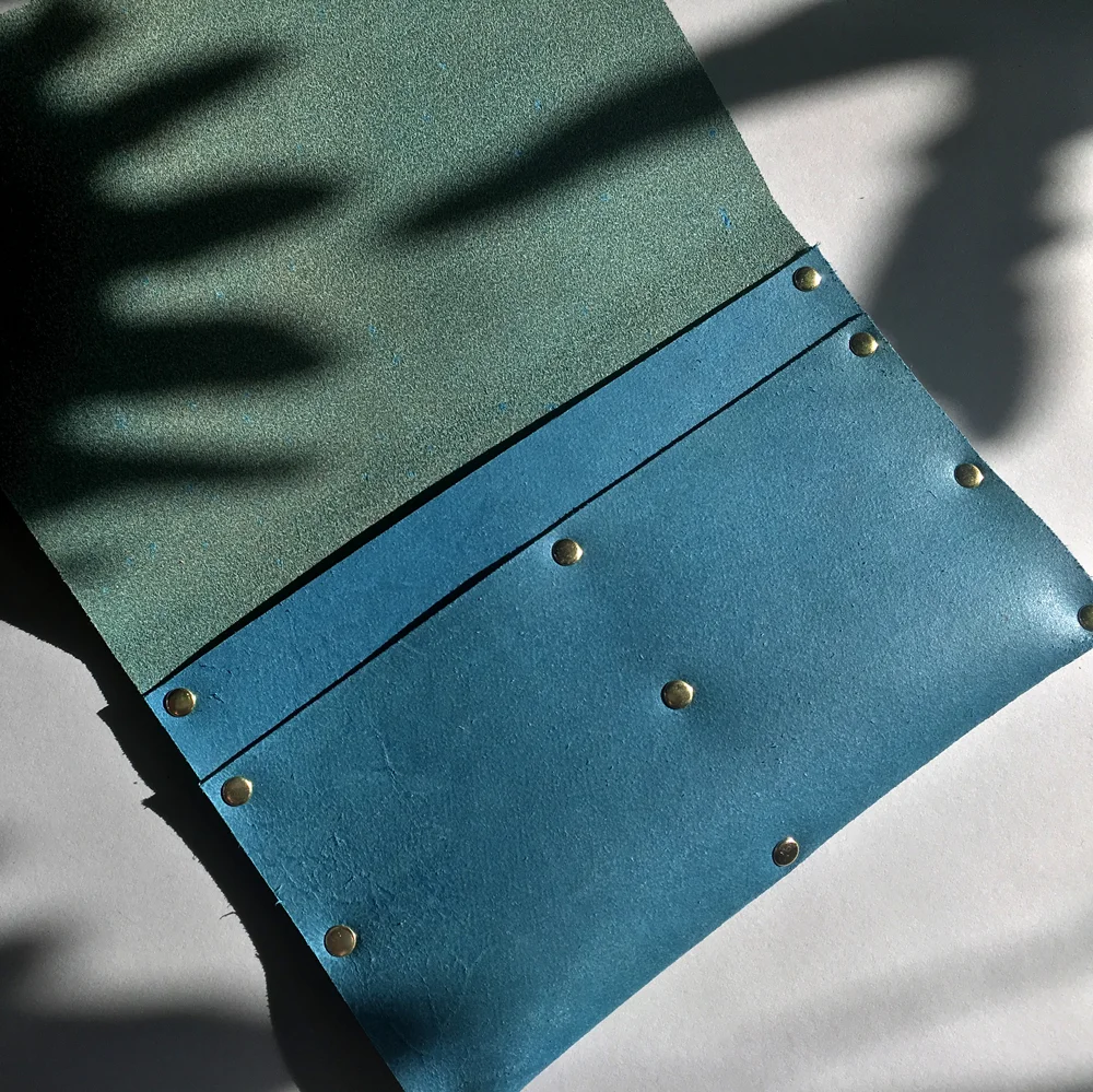blue-crudo-wallet-open.jpg