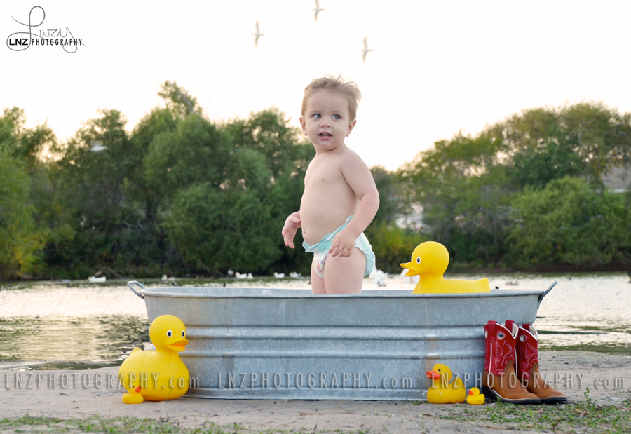 KasenStandTubDuckies.png