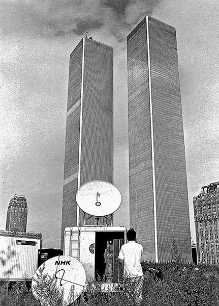 Keith Sonnier "Send-Receive" (1977)