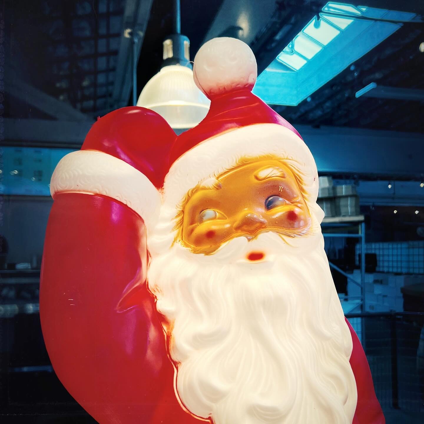 Plastic Santa Says: Get your Ho Ho Ho ass down here and spoil yourself with cocktails and pizza. In that order! ⁣
.⁣
.⁣
.⁣
.⁣
.⁣
#bar #bartender #beer #cheers #cocktail #cocktails #drink #drinks #drinkstagram #drinkup #food #foodblog #foodblogger #fo
