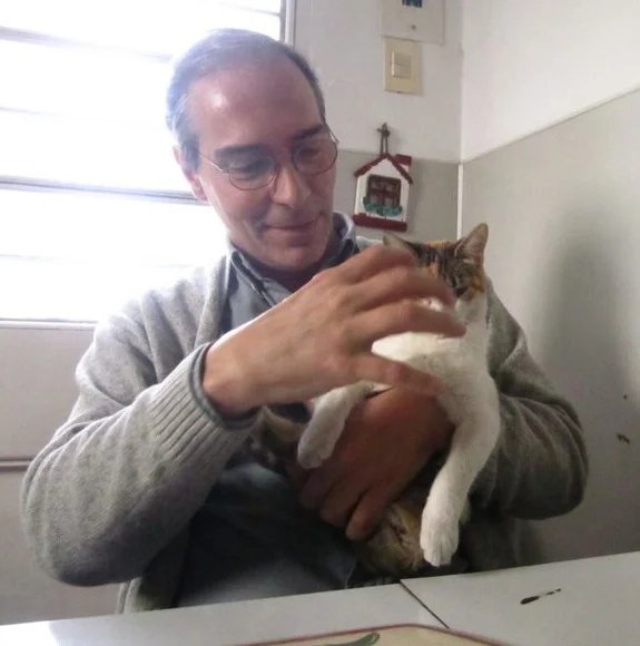 GuillermoPart of the Arica community in Argentina. Like an Uncle to me. Someone to talk to for hours over empanadas or whatever delicious dinner María Luisa had cooked up. Always with a twinkle in his eye as our conversations rambled from politics t…