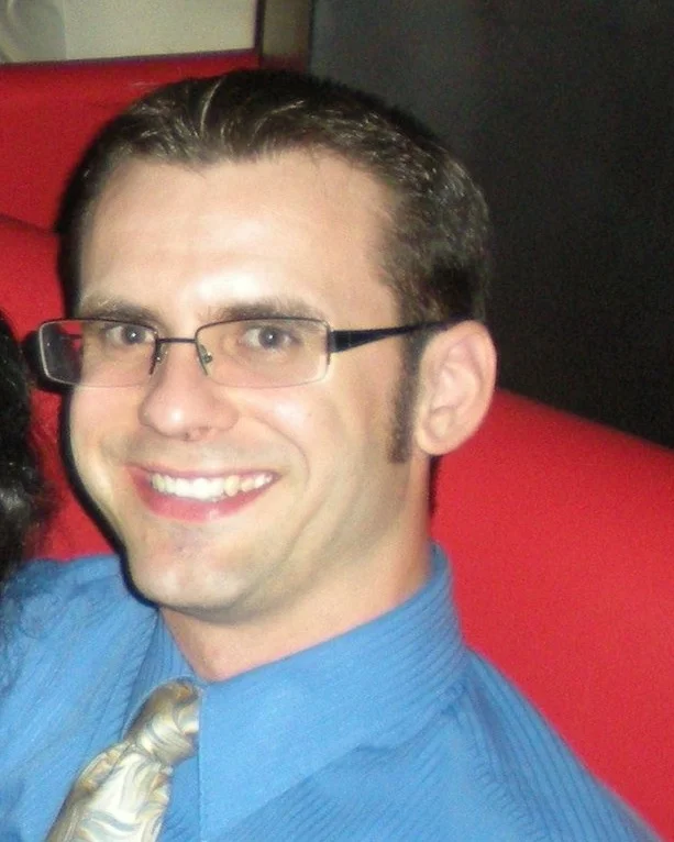 StephenWry sense of humor, always happy to have me over for dinner. Proposed to Lili on “El Punto de la Mujer.” Finishing a masters. Con Lili.&nbsp;