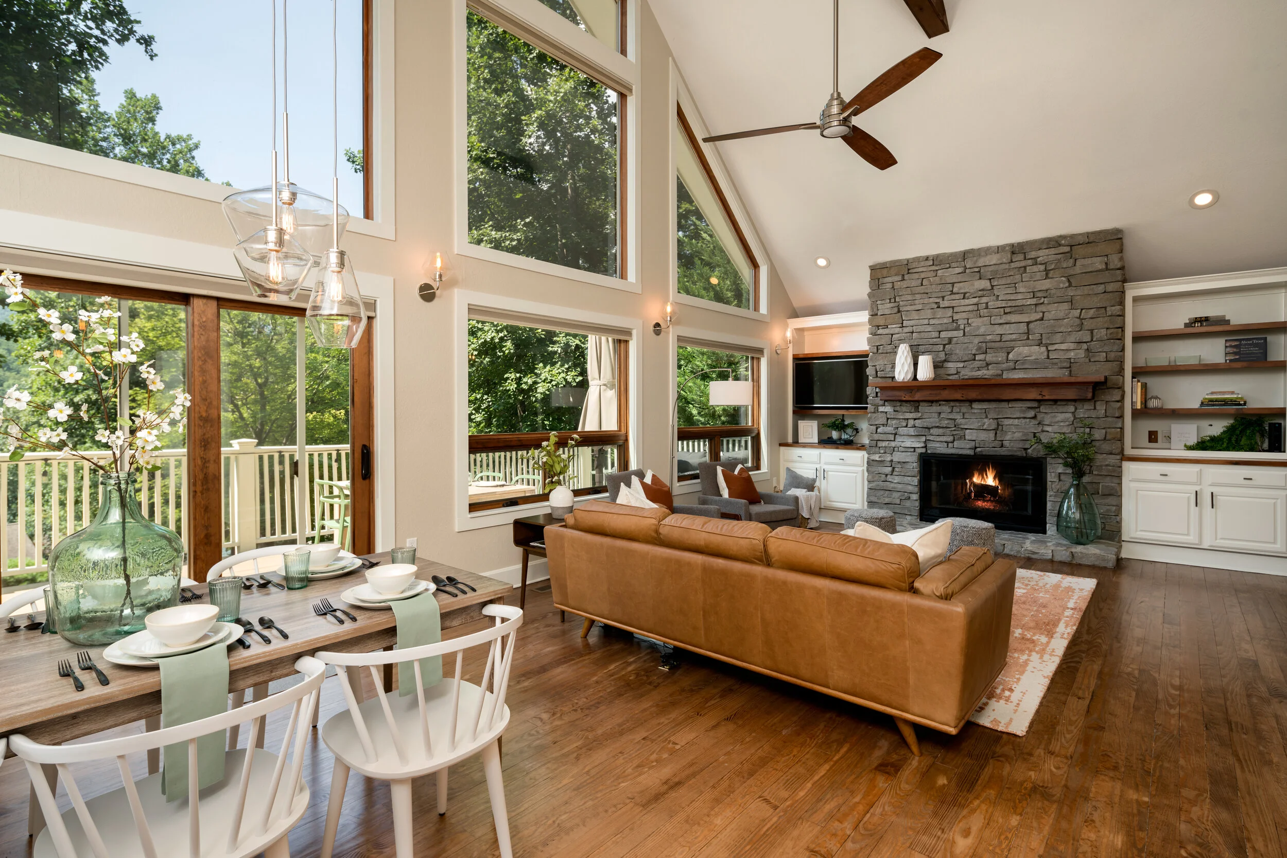 08 Open Plan Living Area.jpg