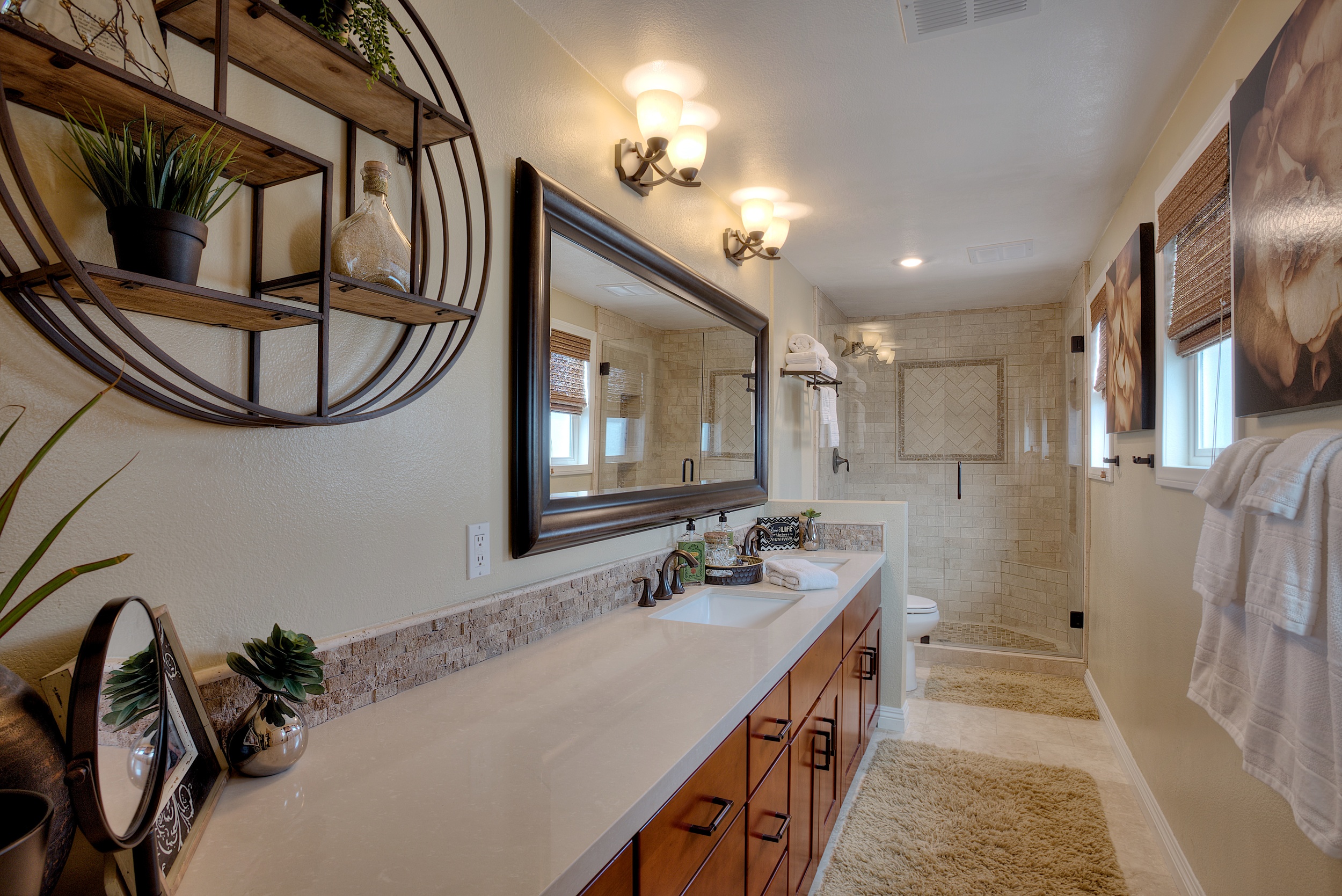 Master Bath HDR.jpg