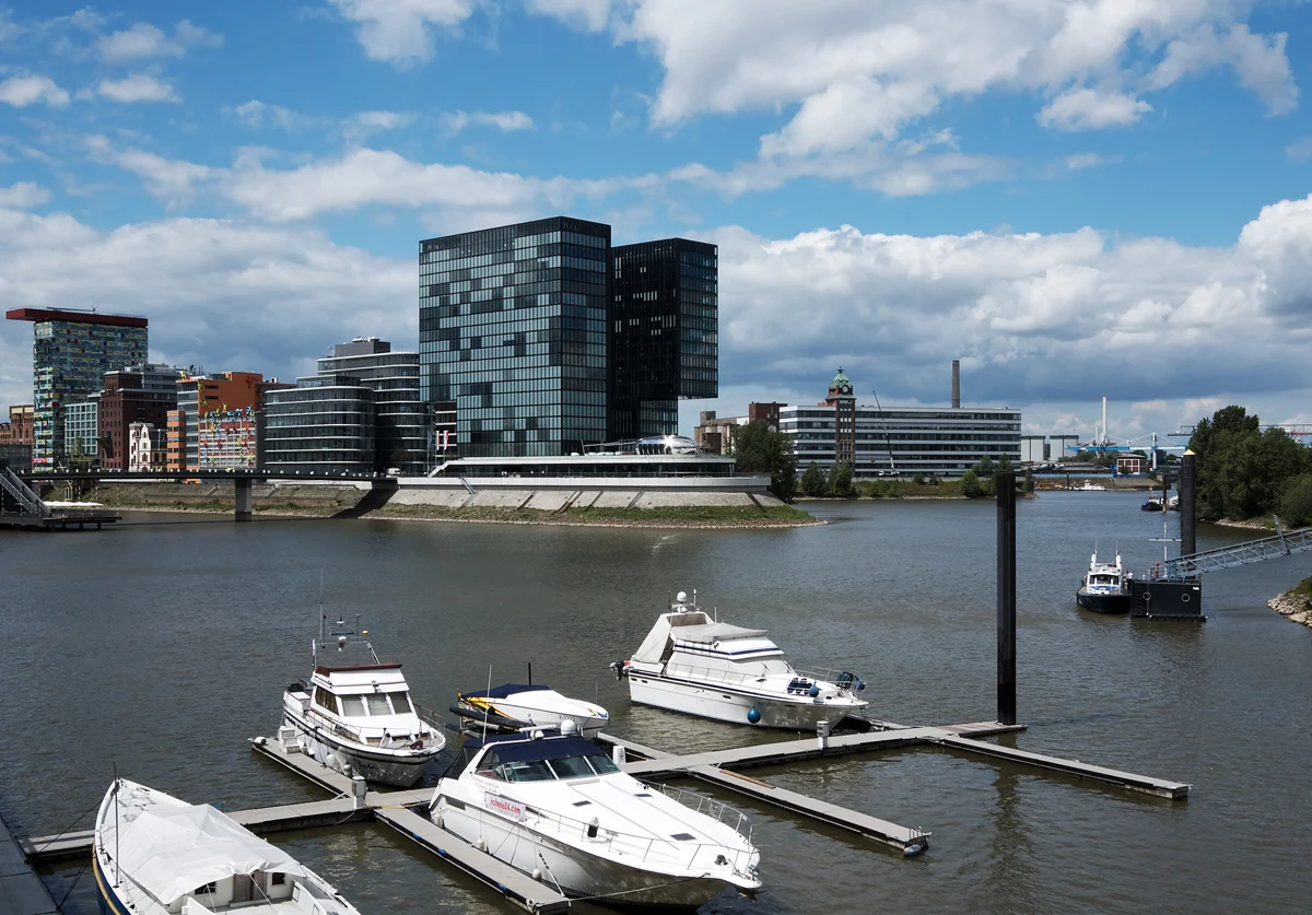 HyattHotelMedienhafen-01-FI.jpg