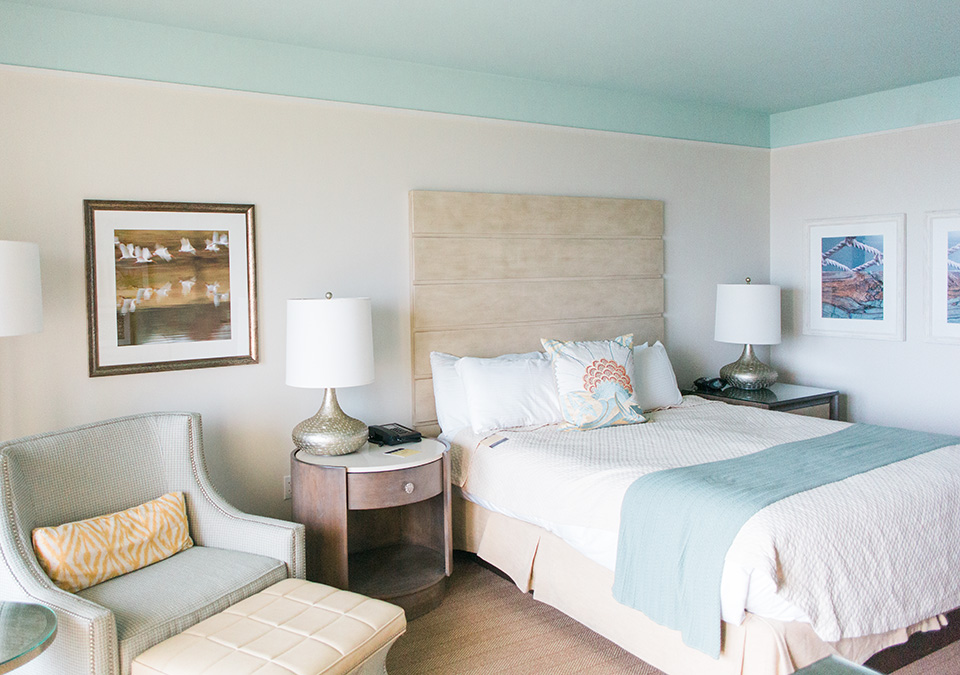 Picture of a hotel room with coastal decor at the Omni Amelia Island Plantation Resort.