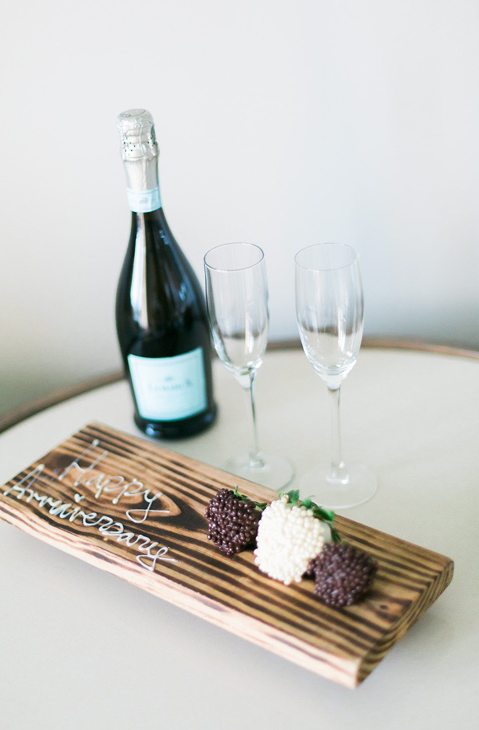 Image of champagne and chocolate covered strawberries at the Omni Amelia Island Plantation Resort.